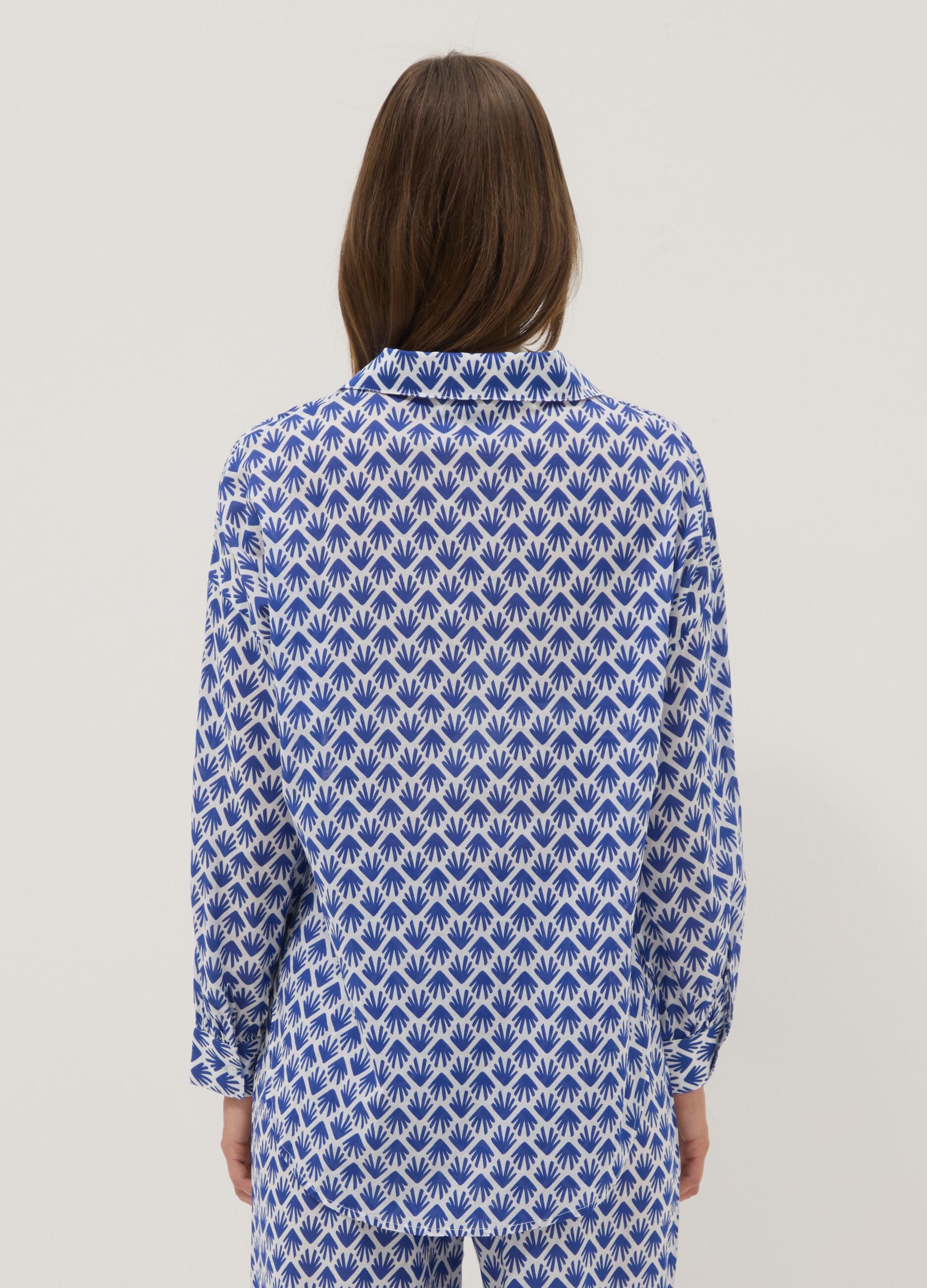 Multicoloured pure cotton shirt with pattern and V-neck