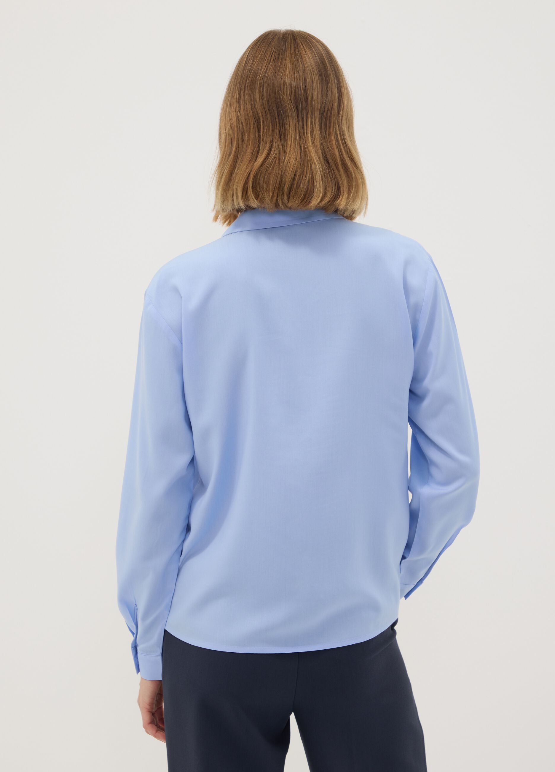 Light blue pure viscose shirt with classic collar, regular fit