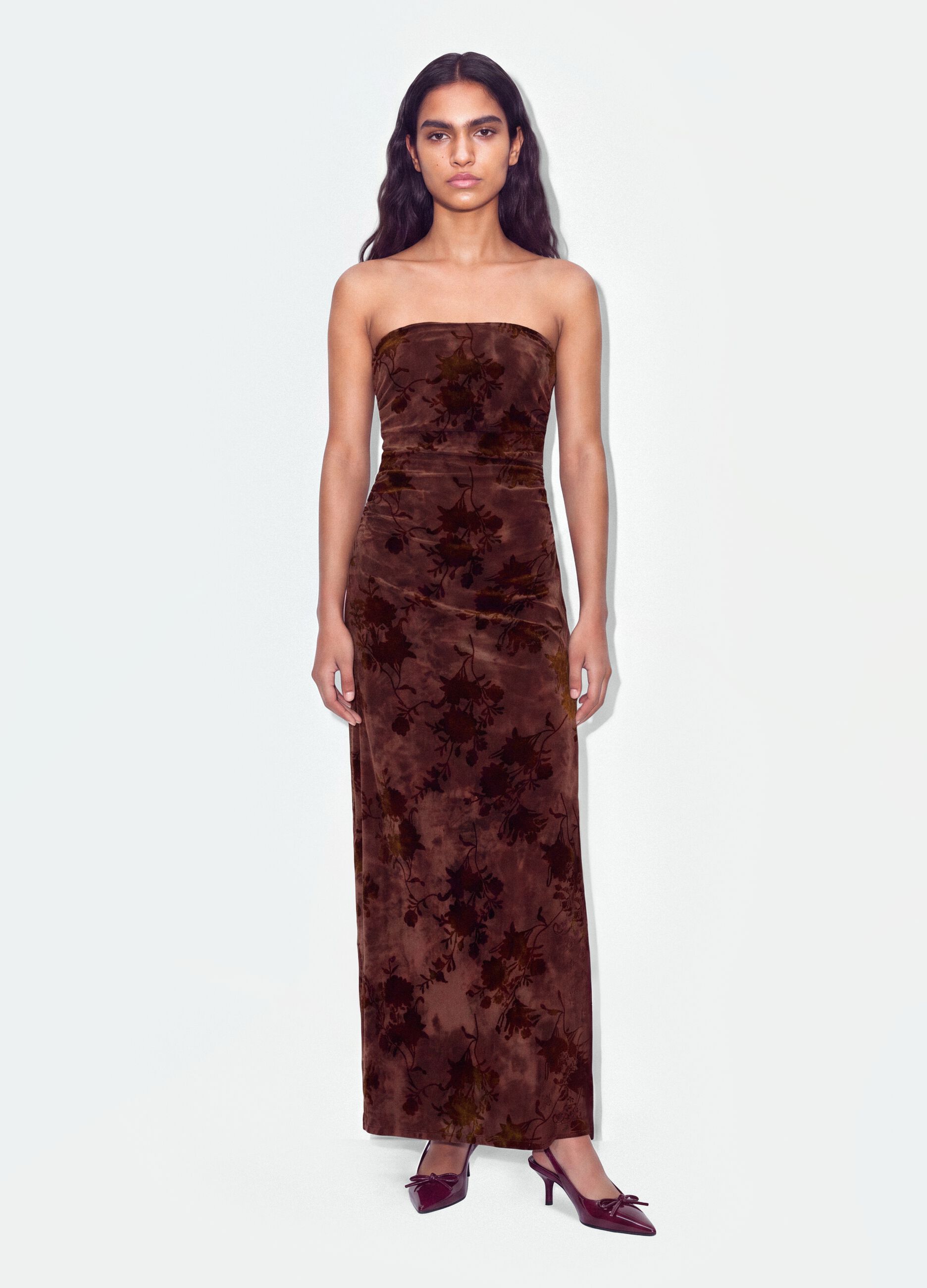 Red fitted maxi dress in stretch floral fabric