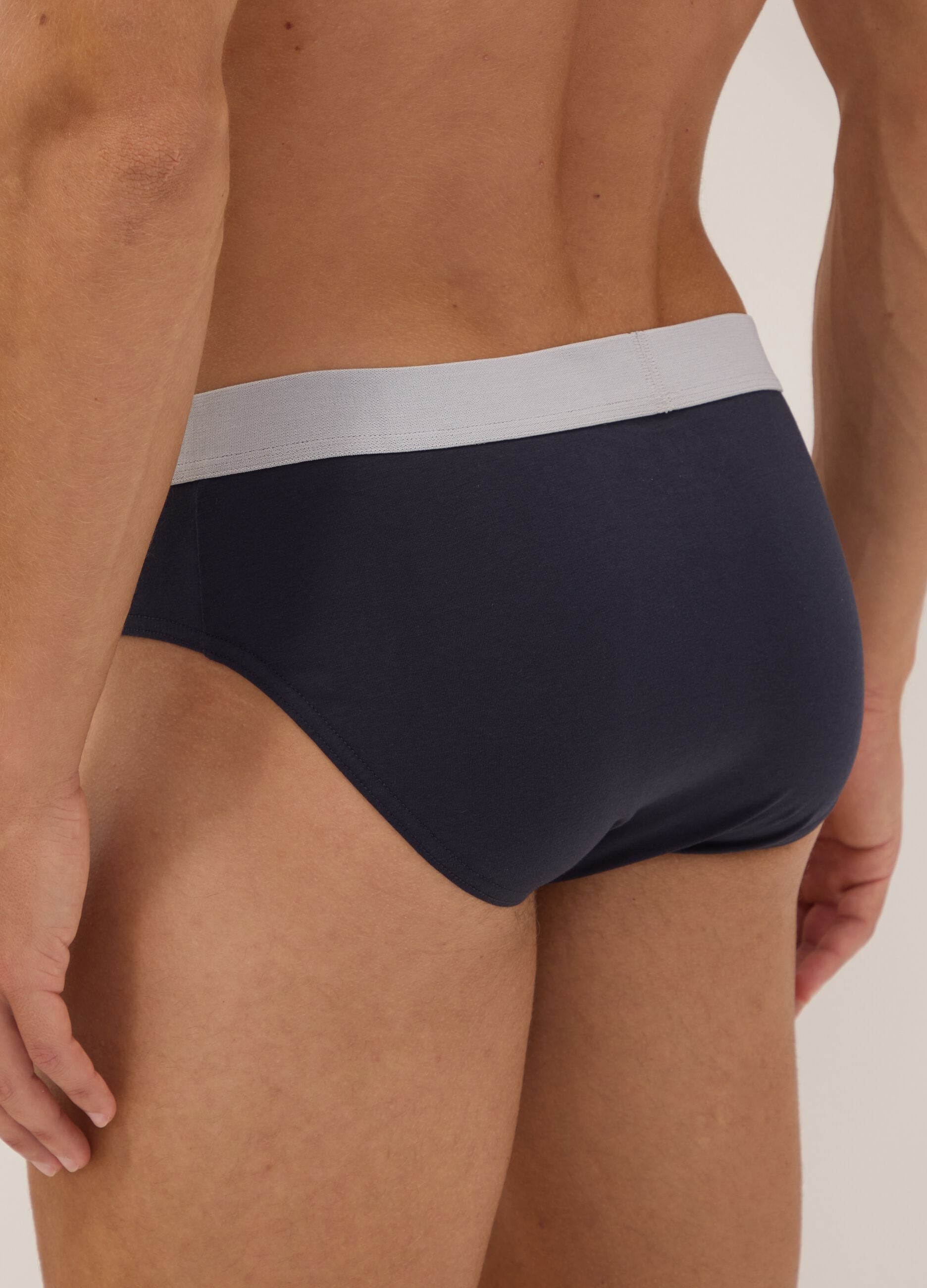 3-pack of multicolour men&rsquo;s briefs in organic stretch cotton