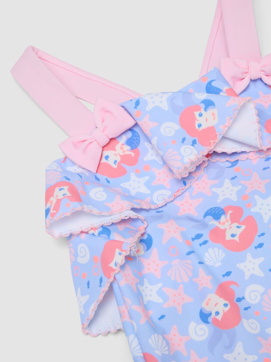 Costume intero azzurro per bimba in tessuto elasticizzato con stampa Sirenetta_2