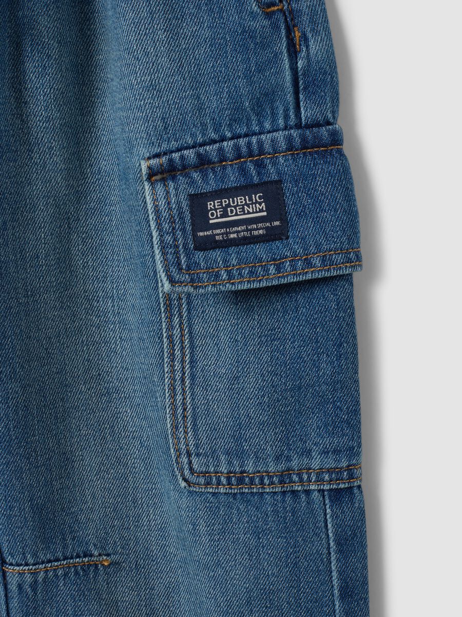 Light blue denim joggers in cotton-viscose blend with cargo pockets, relaxed fit_3