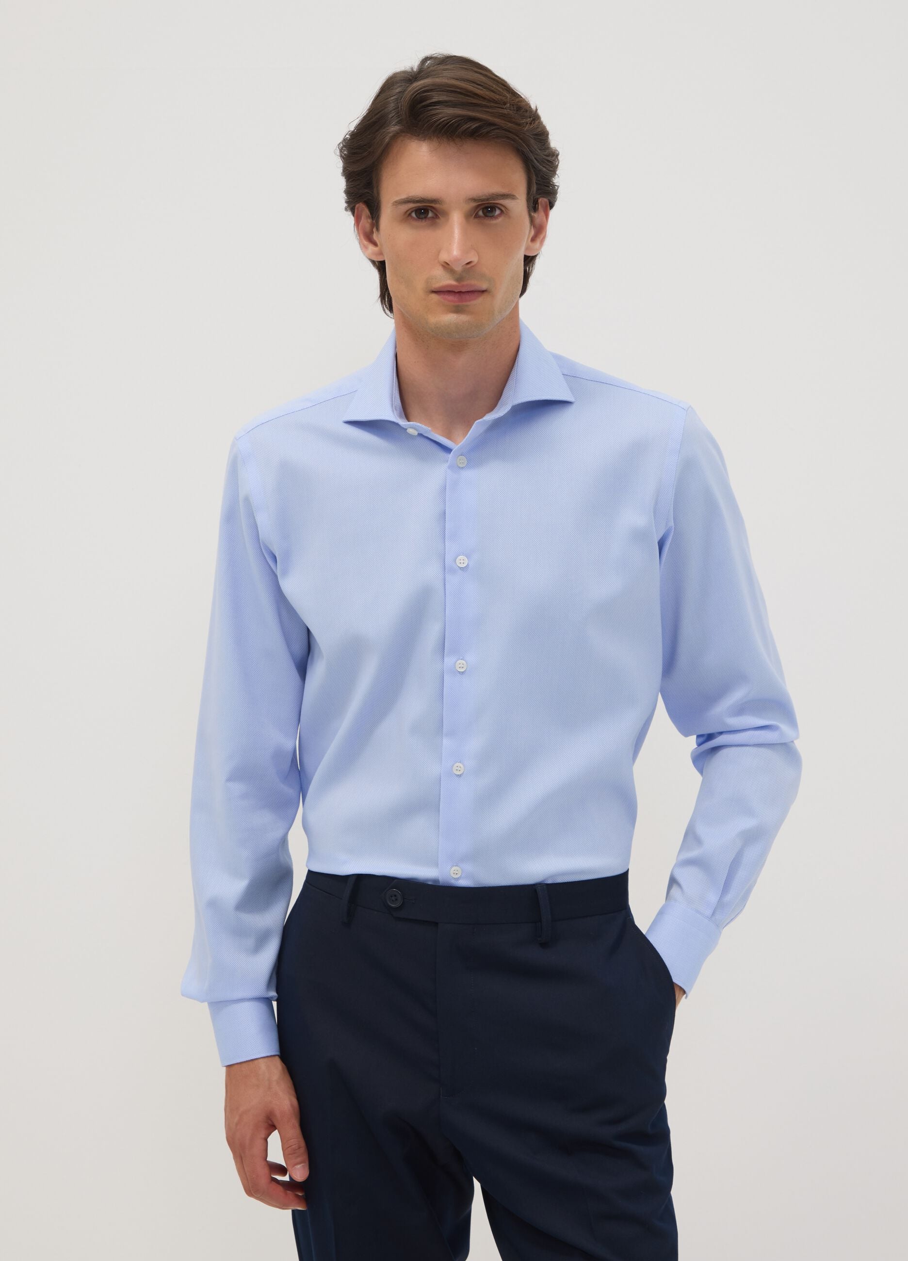 Light blue slim-fit pure cotton no-iron shirt with cutaway collar