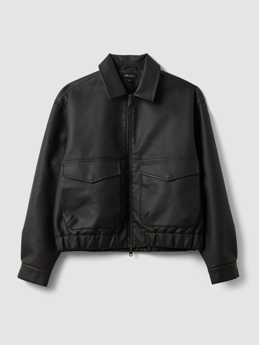Giubbotto nero crop con zip e tasche con pattina over fit_4