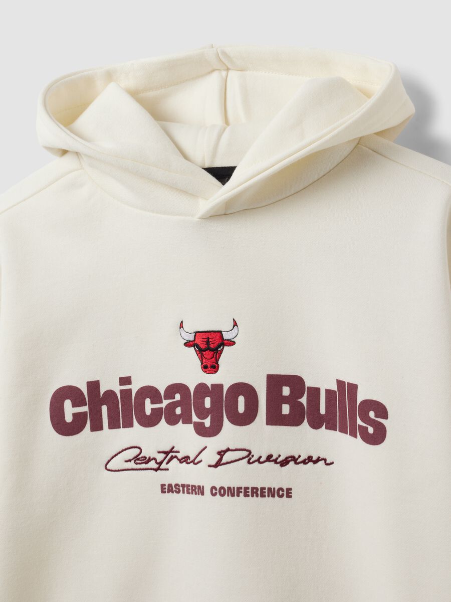 White cotton-blend hoodie with Chicago Bulls logo_2