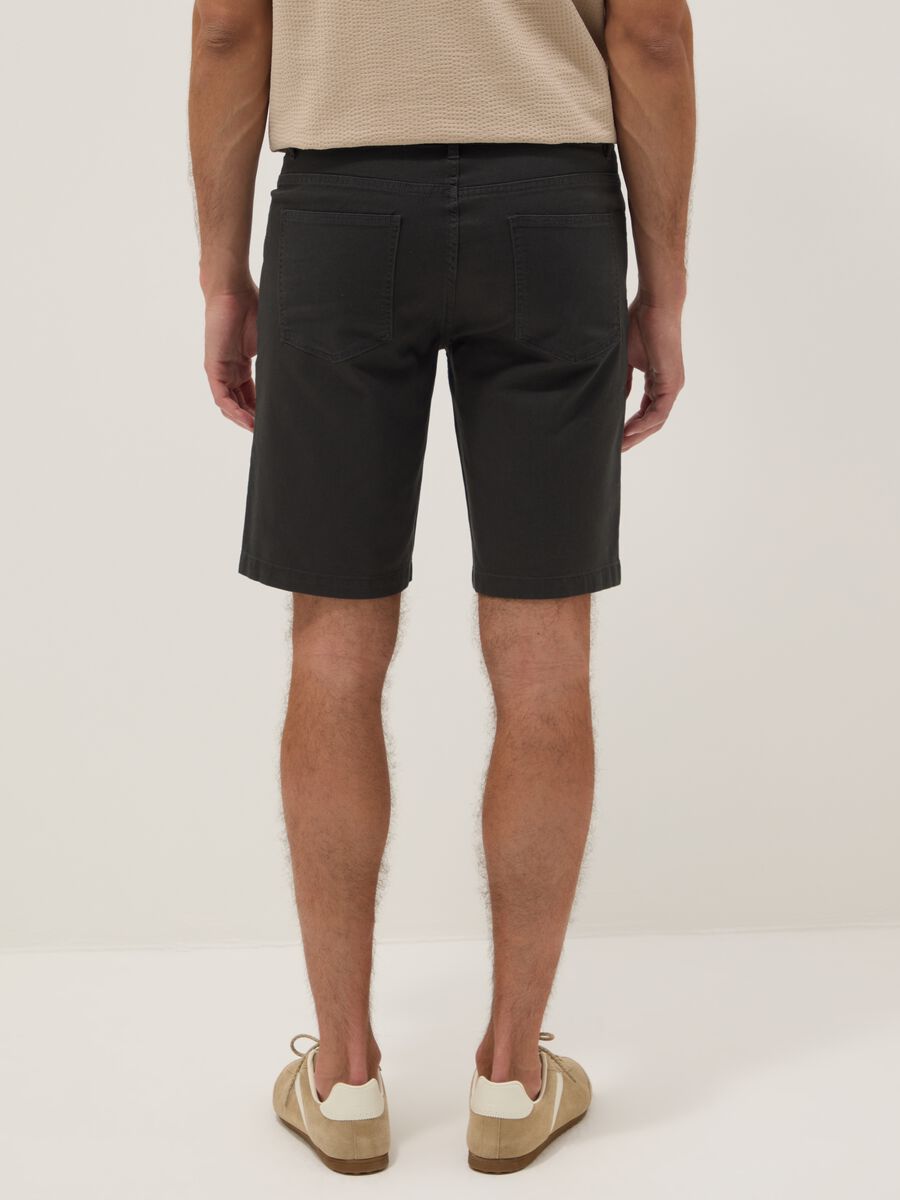 Black stretch cotton Bermuda shorts_2