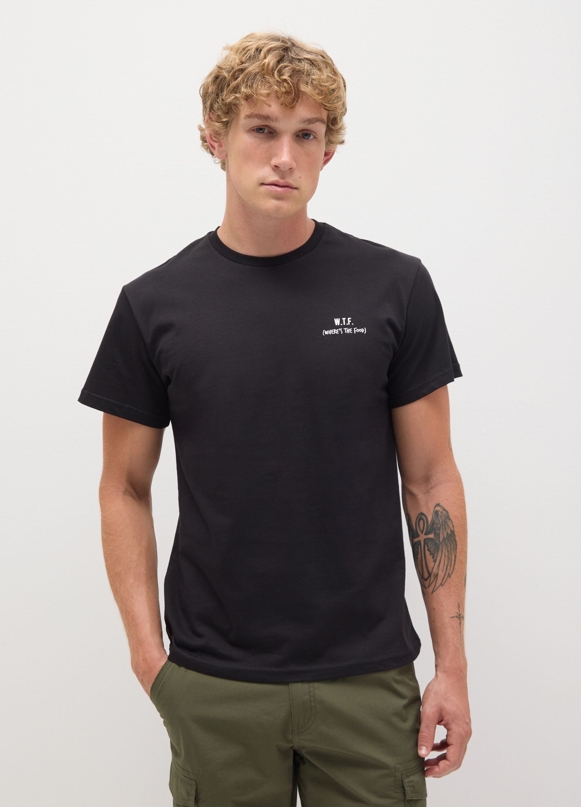Men&rsquo;s black regular fit T-shirt in 100% cotton