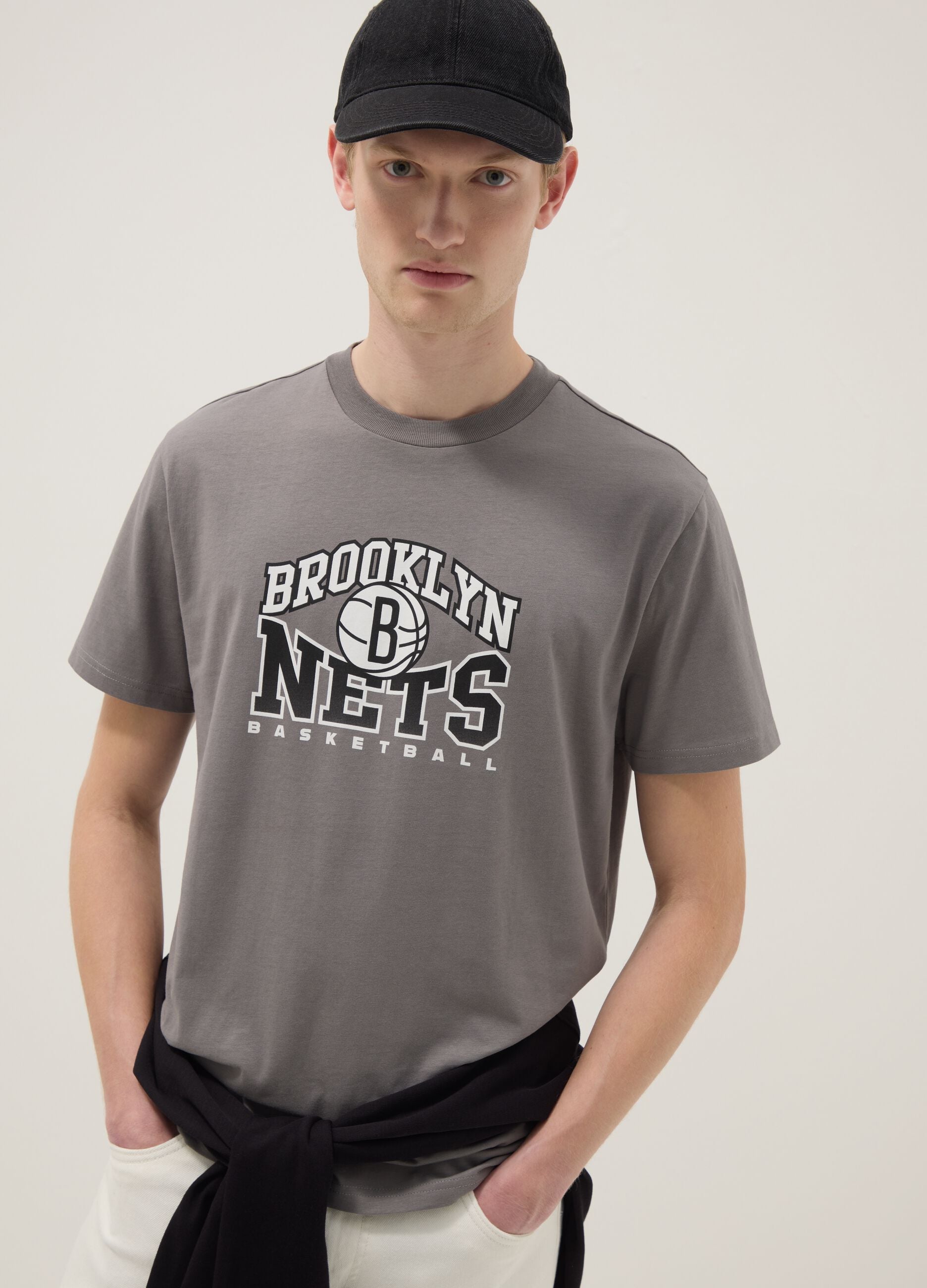 Grey pure cotton T-shirt regular fit with Brooklyn Nets print