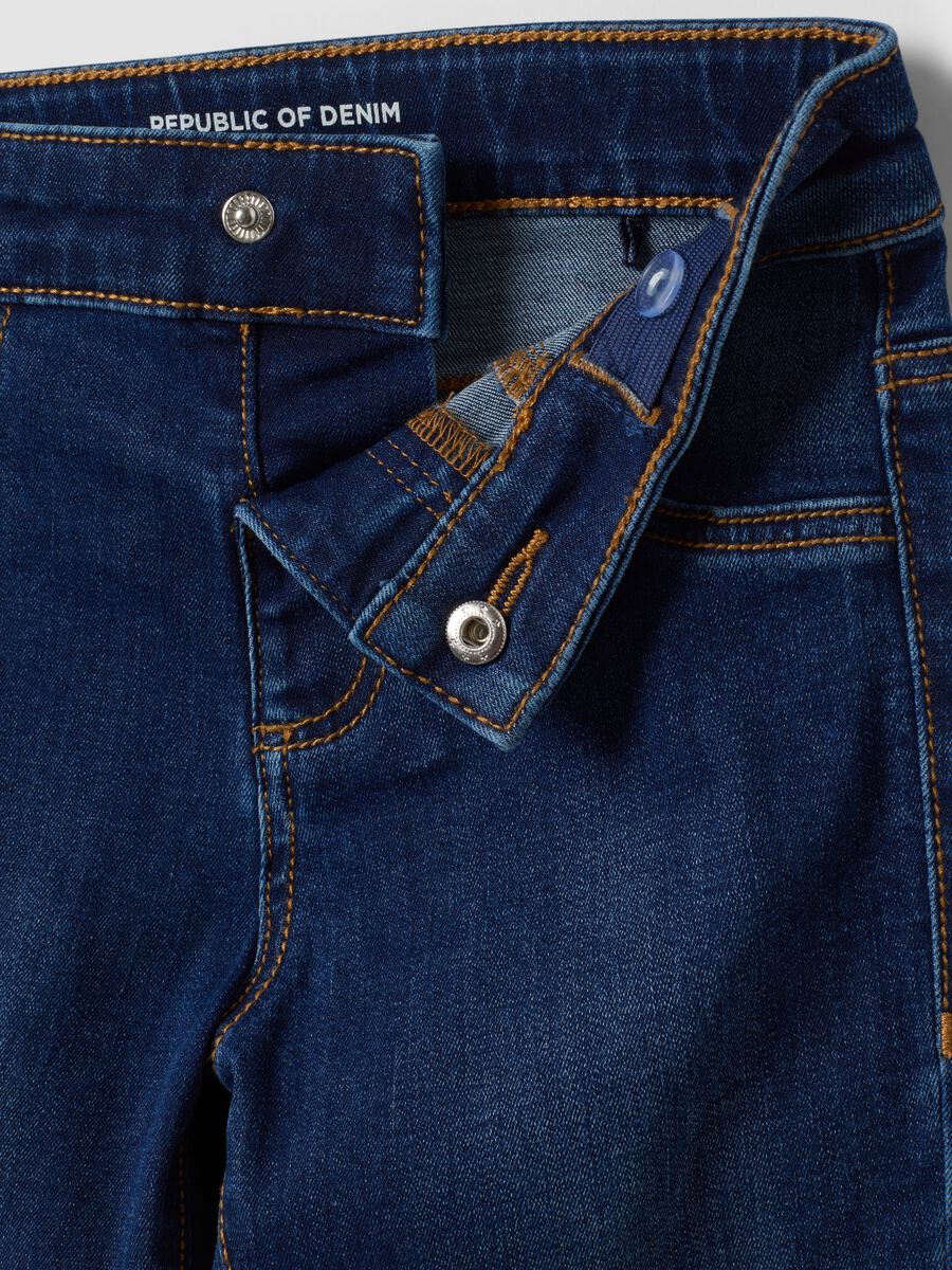 Girls&rsquo; blue flared jeans in stretch cotton and viscose_2