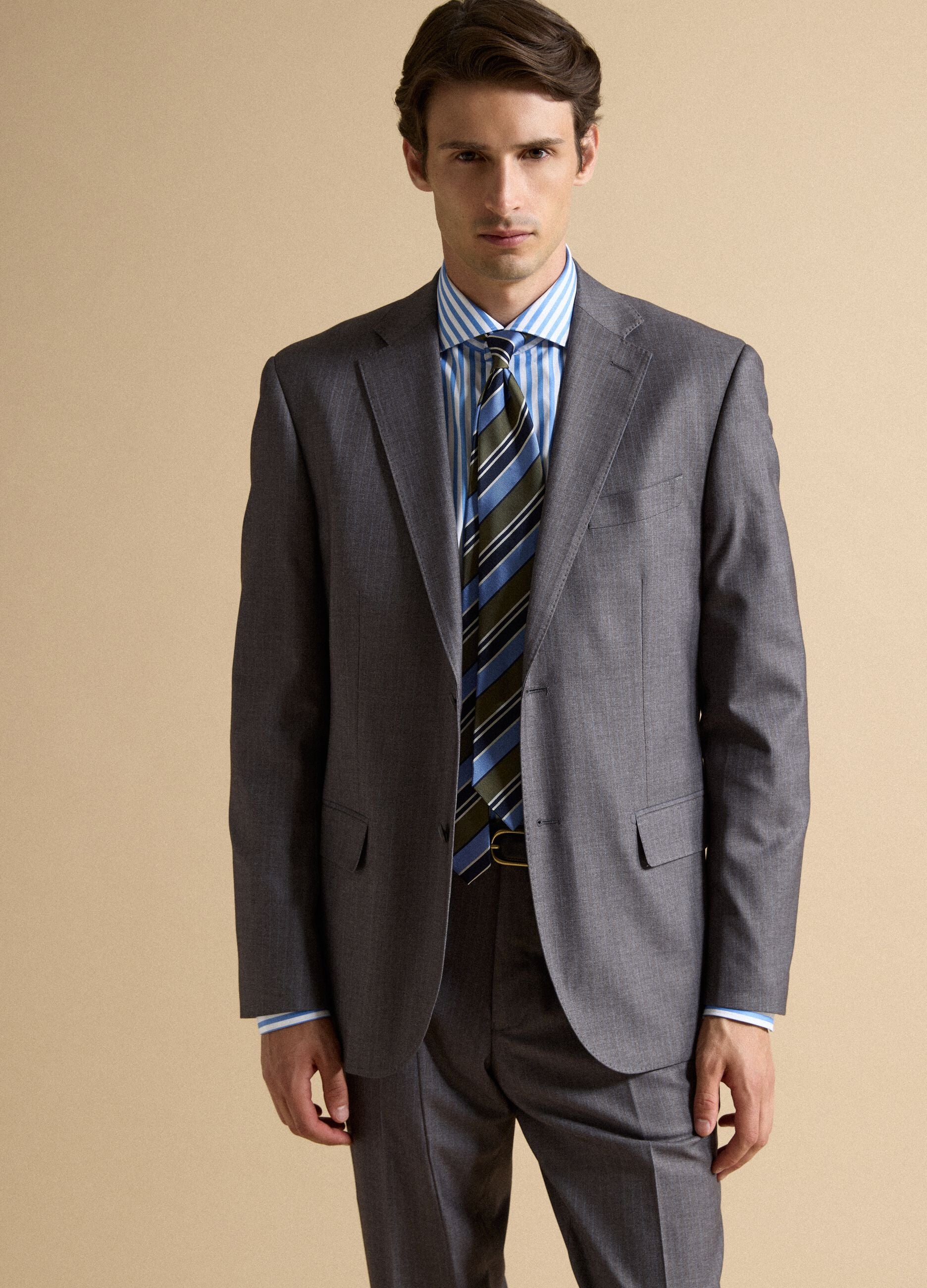 Grey stretch viscose suit with classic lapel