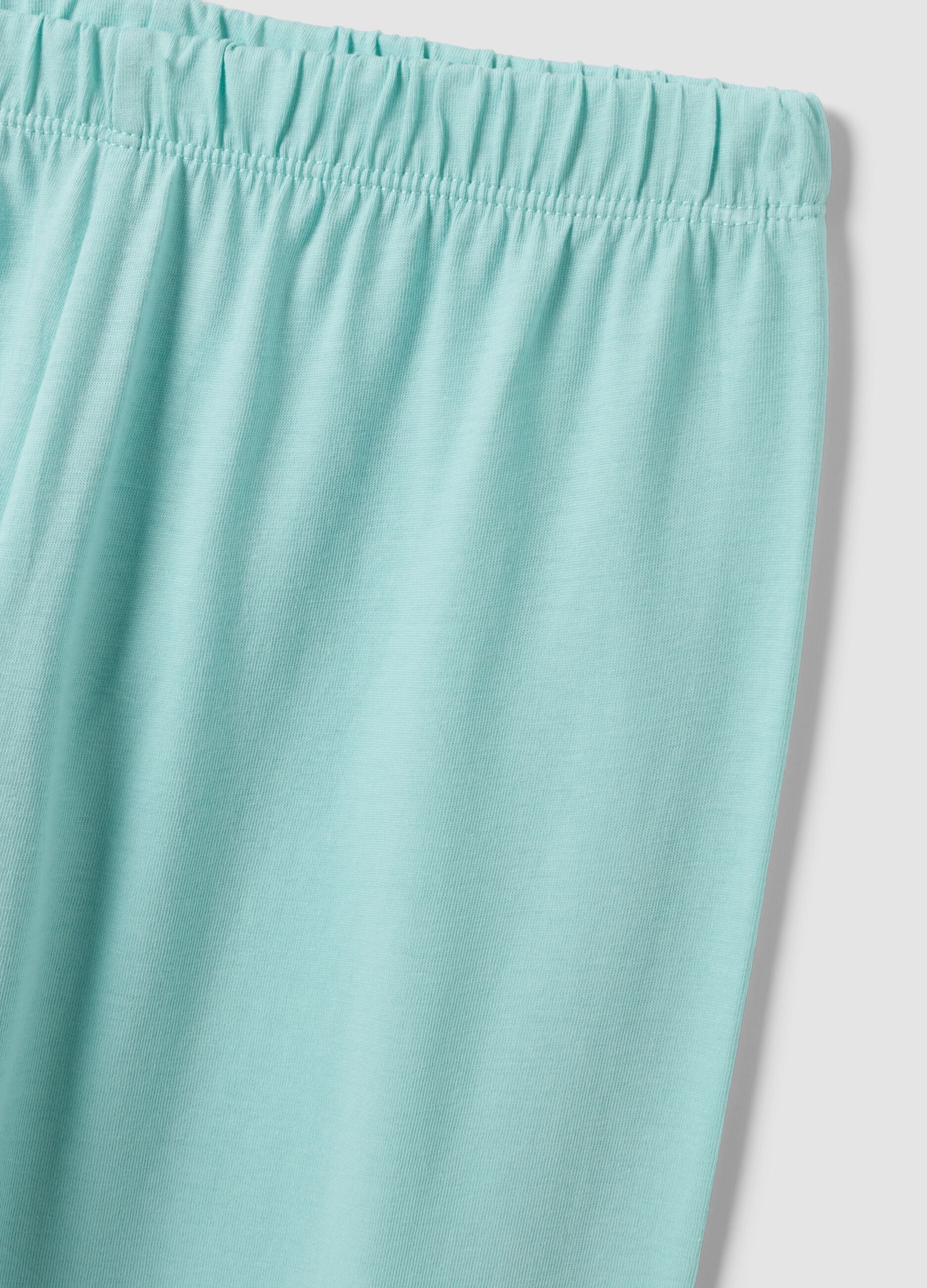 White organic cotton jersey pyjamas with print and green trousers