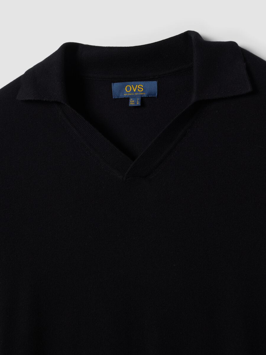 Black viscose-blend V-neck polo shirt, regular fit_1
