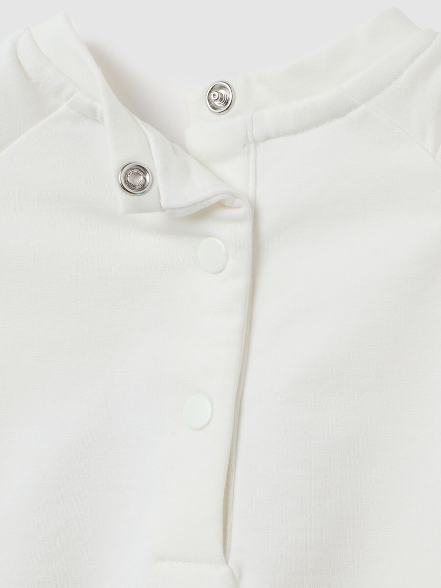 Felpa da bambina in cotone elasticizzato bianca regular fit con orsacchiotti_3