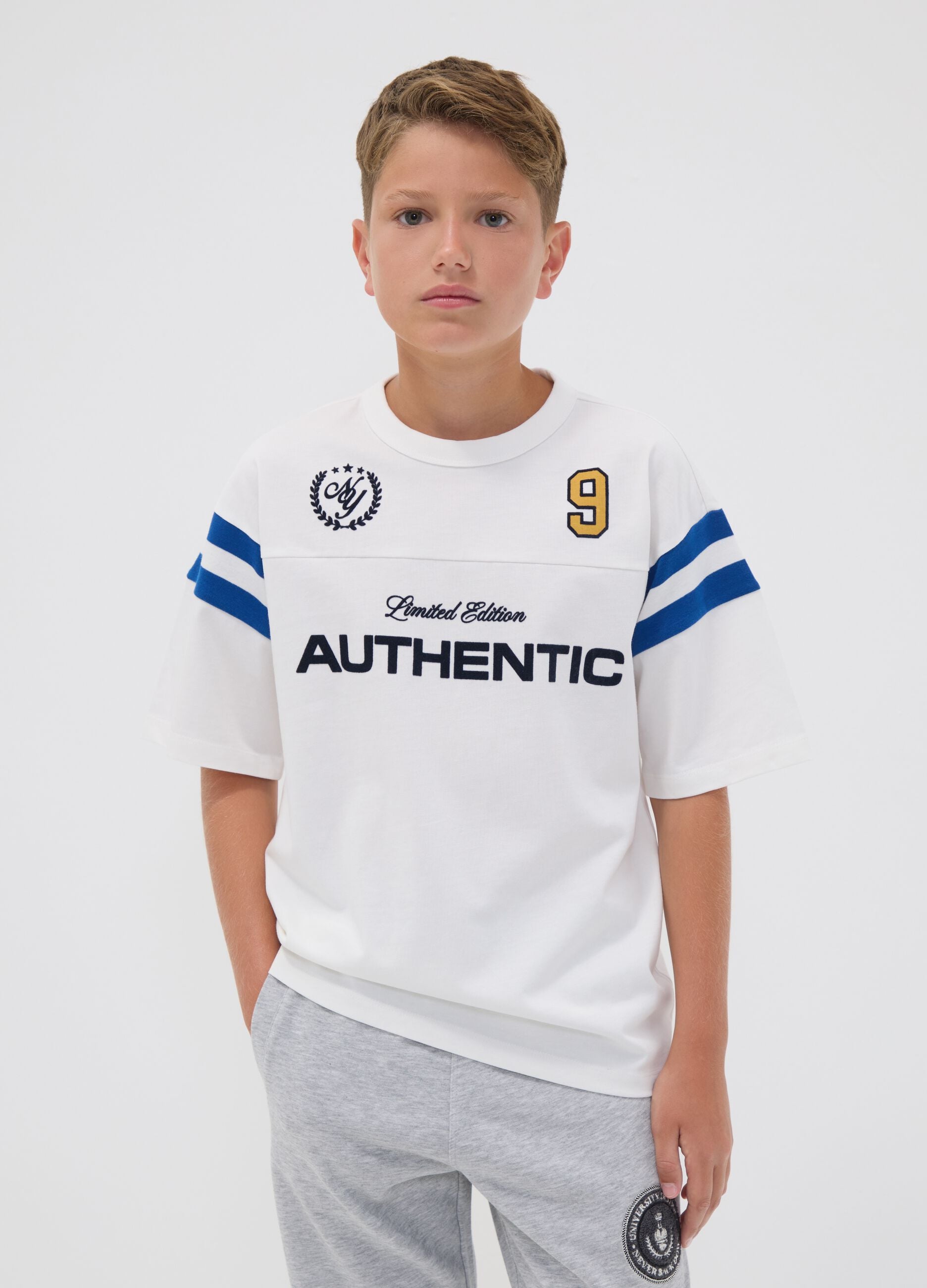 White relaxed-fit pure cotton crew-neck T-shirt with slogan for boys
