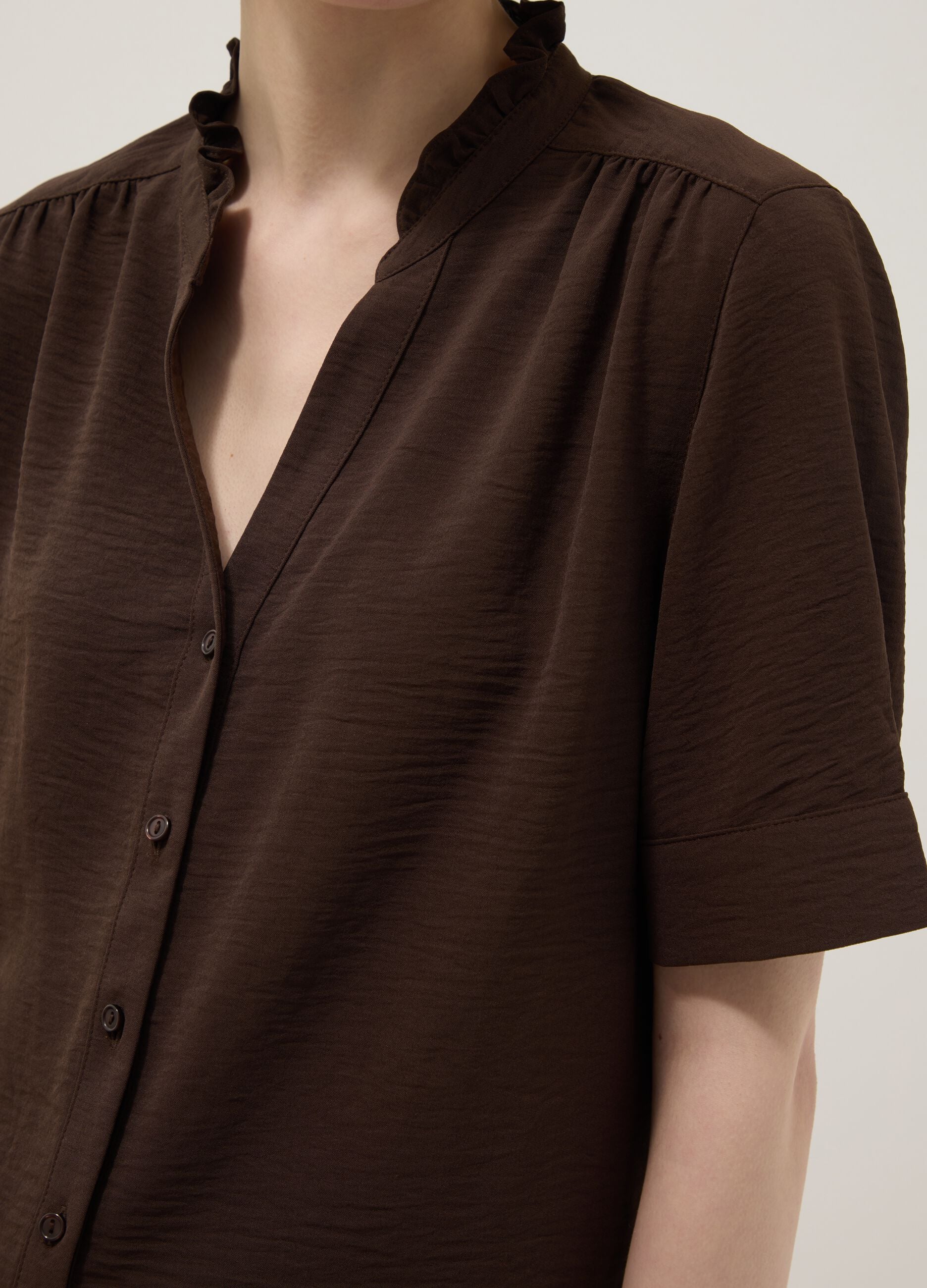 Brown regular-fit shirt with gathered collar