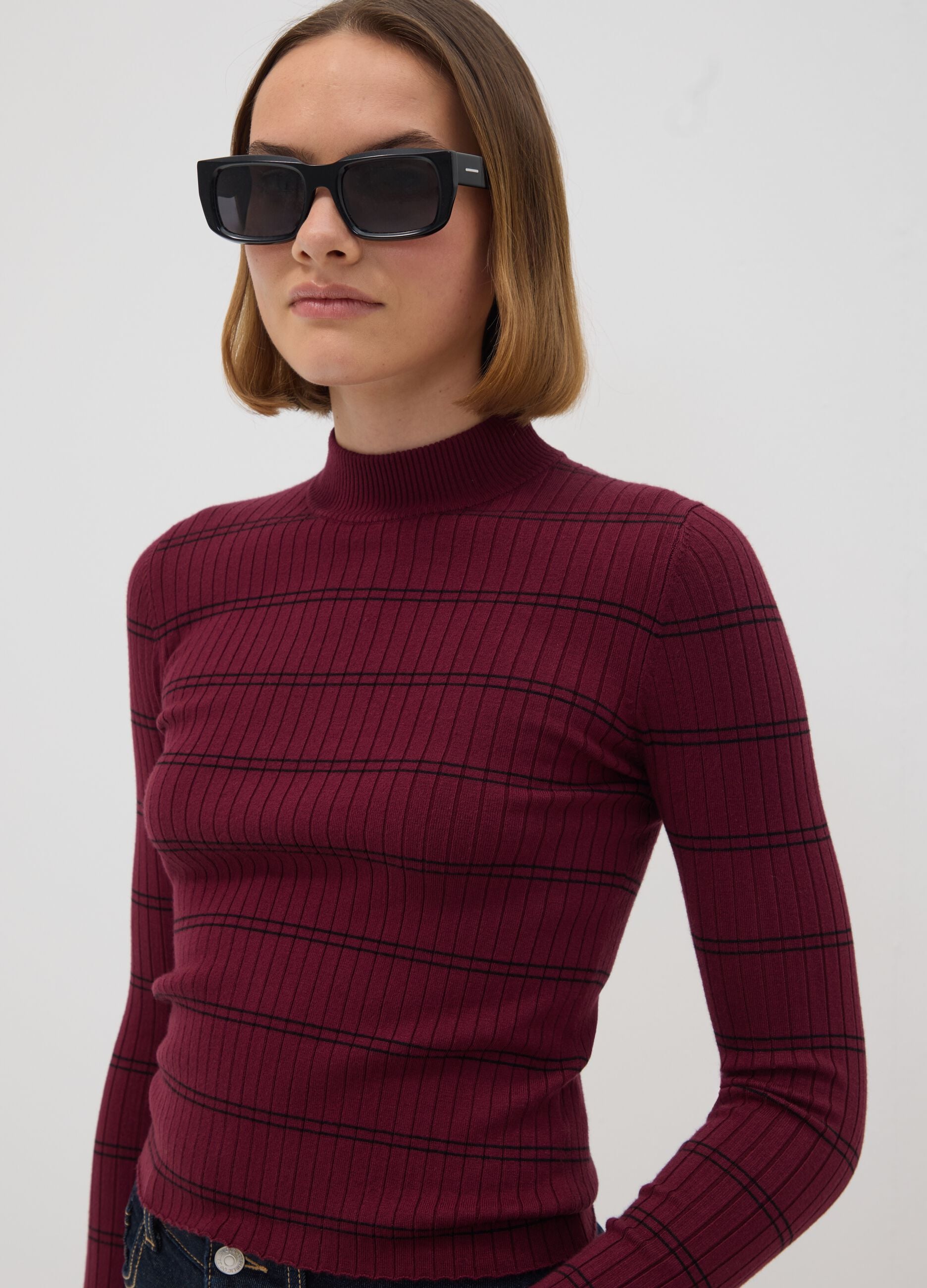 Dark red viscose-blend fitted jumper with funnel neck
