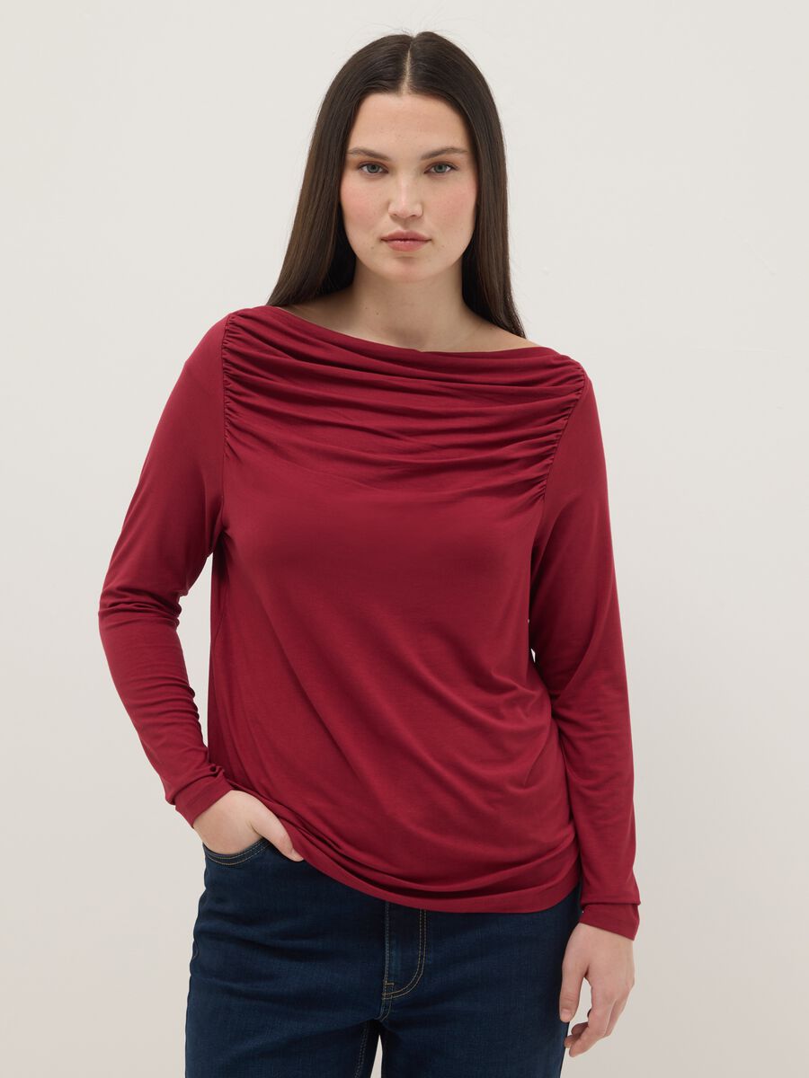 Long red viscose stretch top regular fit with boat neckline_0
