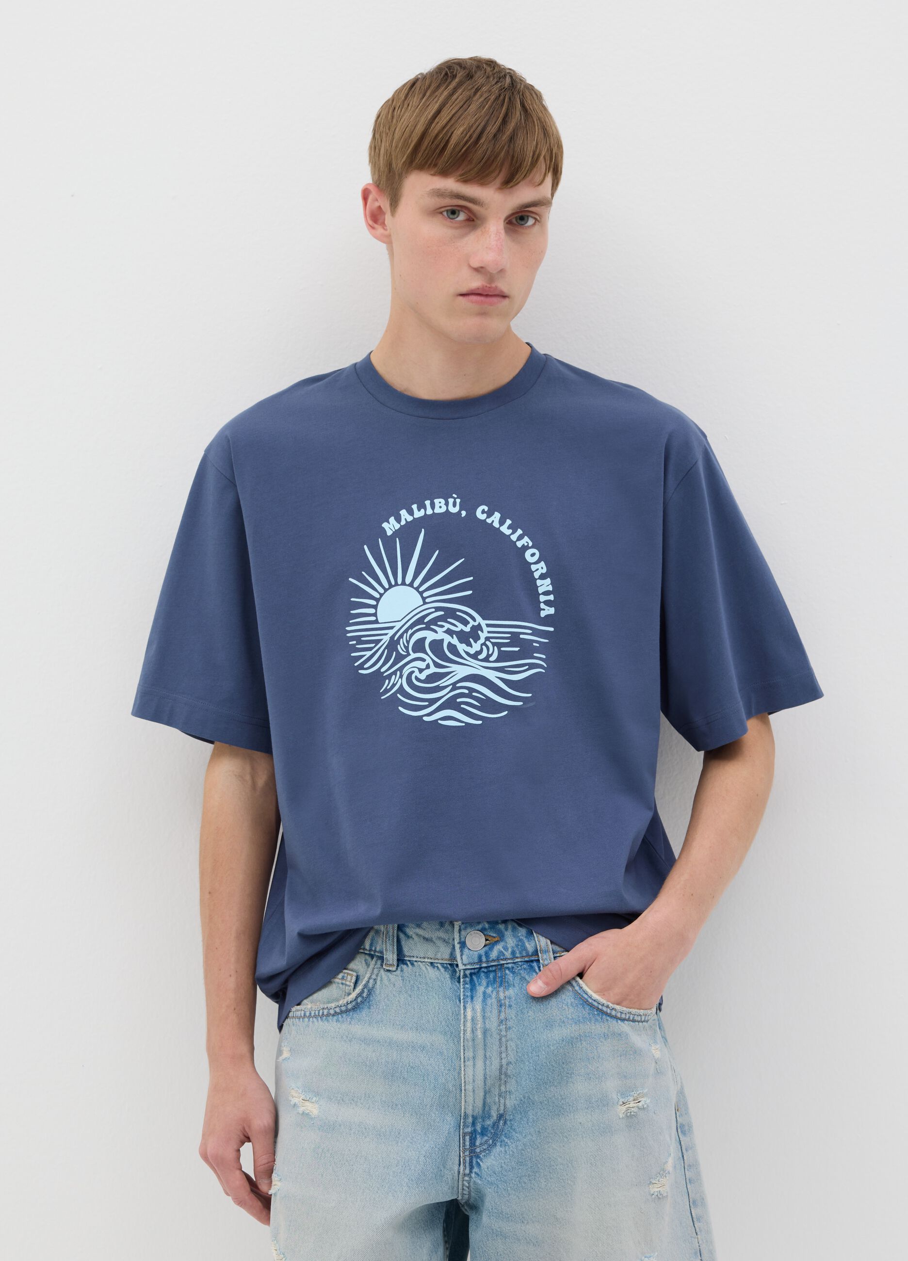 Men's 100% cotton blue boxy fit T-shirt with Surf Beach Bar print