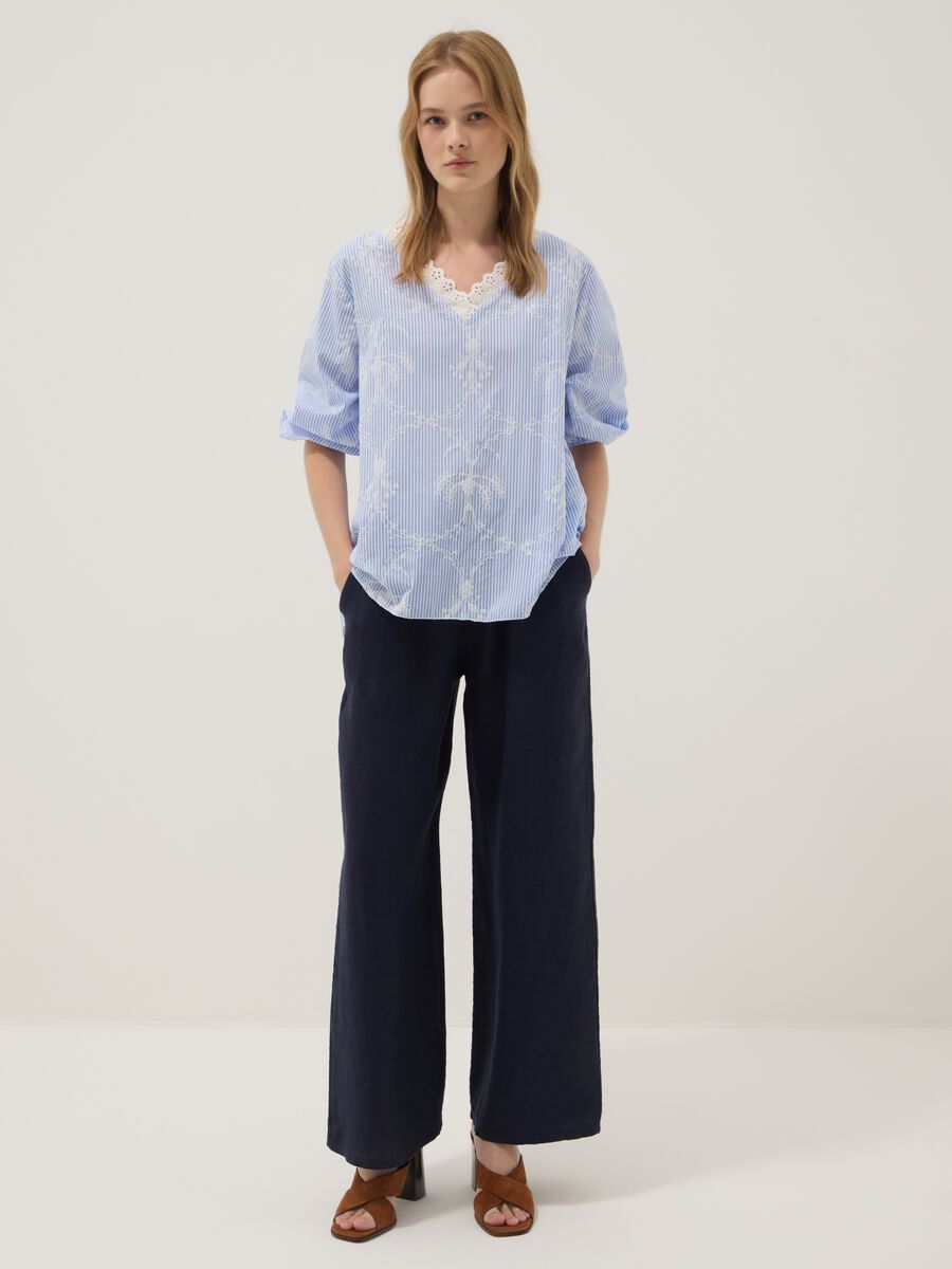 Blue cotton-blend top with embroidery and V-neck_2
