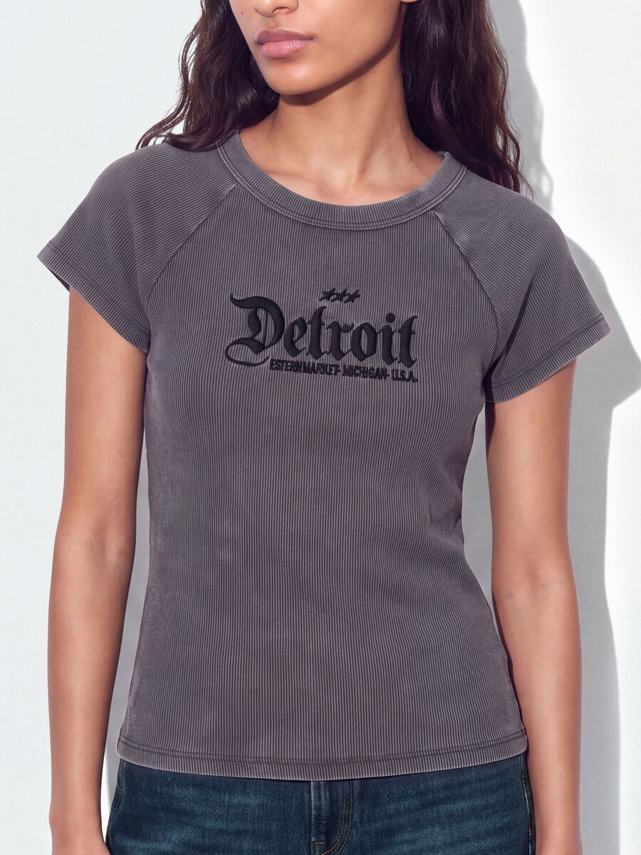 Grey fitted ribbed stretch cotton T-shirt with Detroit lettering_3