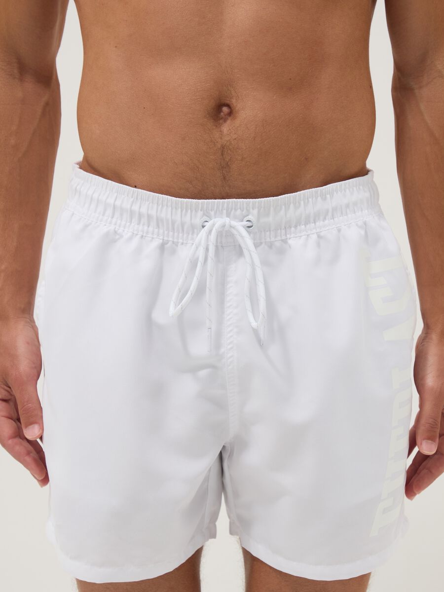 White swim shorts with drawstring_2