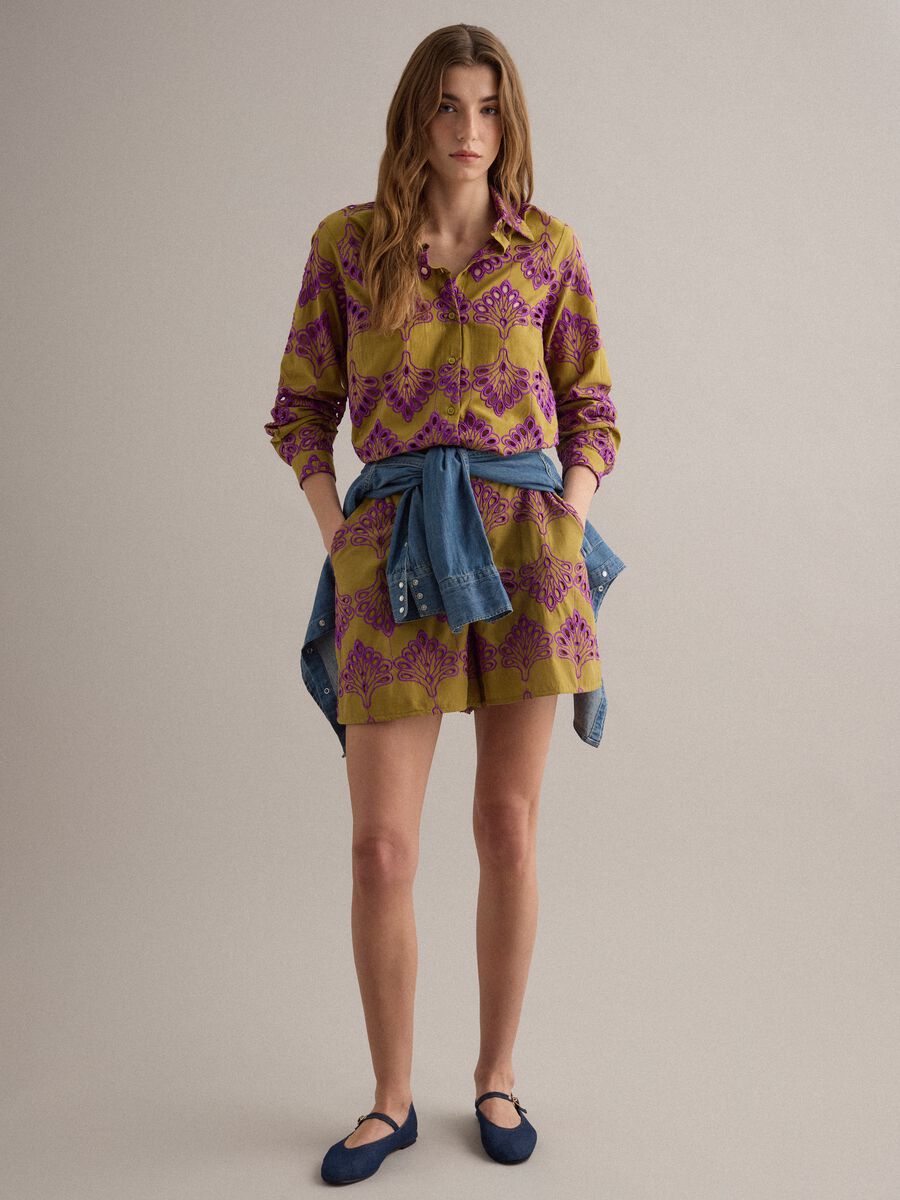 Multicolour pure cotton shorts with openwork embroidery, regular fit_0