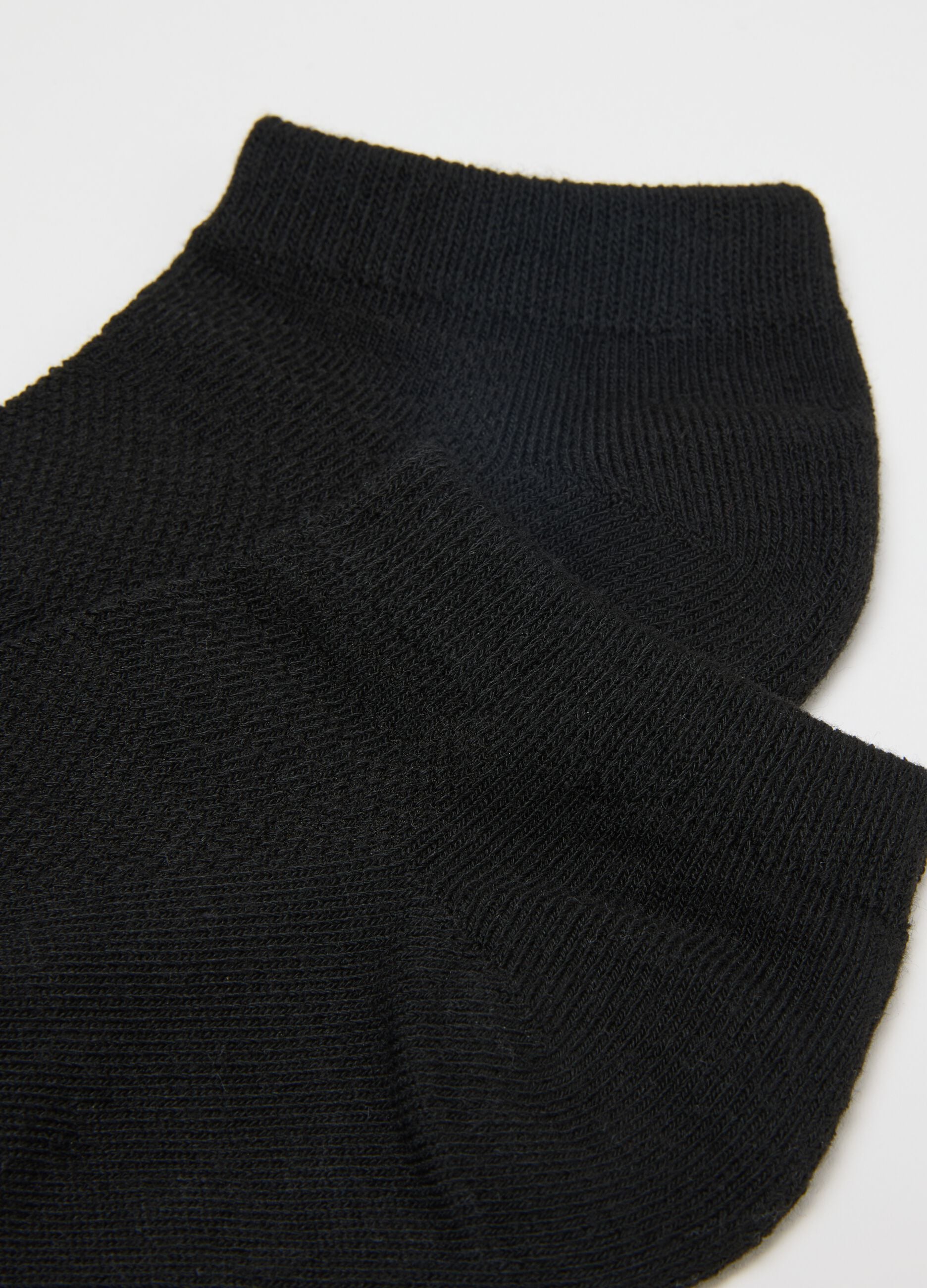 Three-pack ankle black sports socks