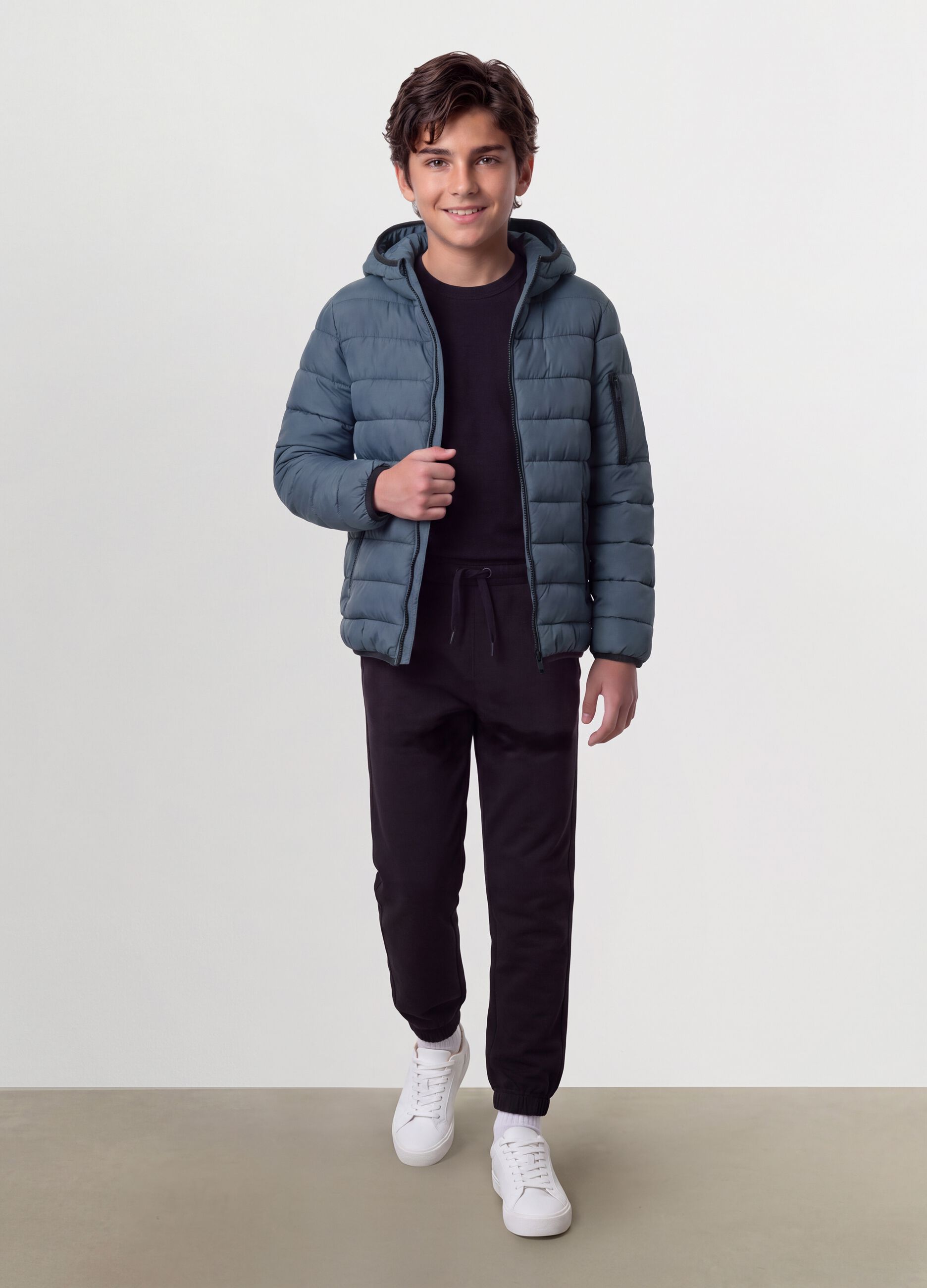 Giubbotto Ultralight grigio imbottito con cappuccio e zip per ragazzo