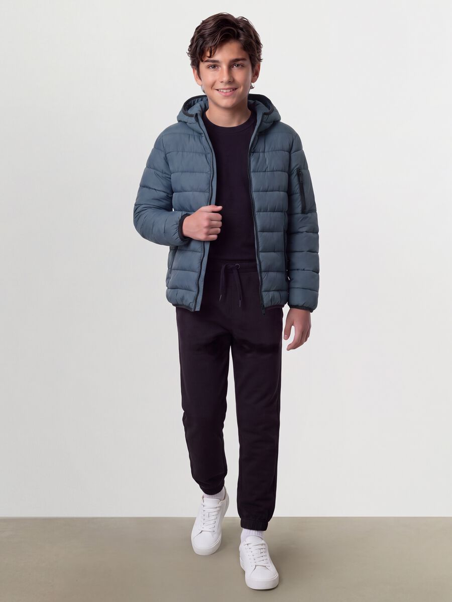 Giubbotto Ultralight grigio imbottito con cappuccio e zip per ragazzo_1