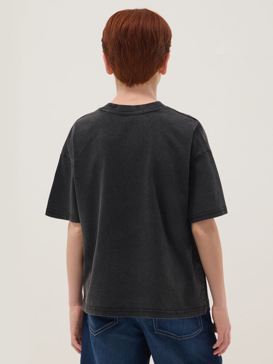 T-shirt nera in puro cotone a maniche corte da ragazzo oversize fit_1