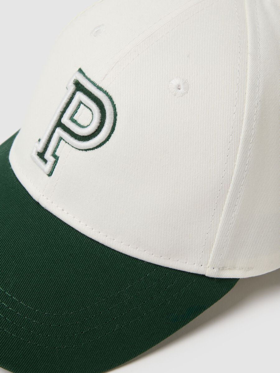 Multicoloured pure cotton baseball cap with embroidered P_3