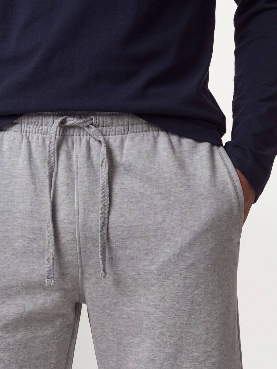 Grey cotton-blend shorts with elasticated waistband, regular fit_4