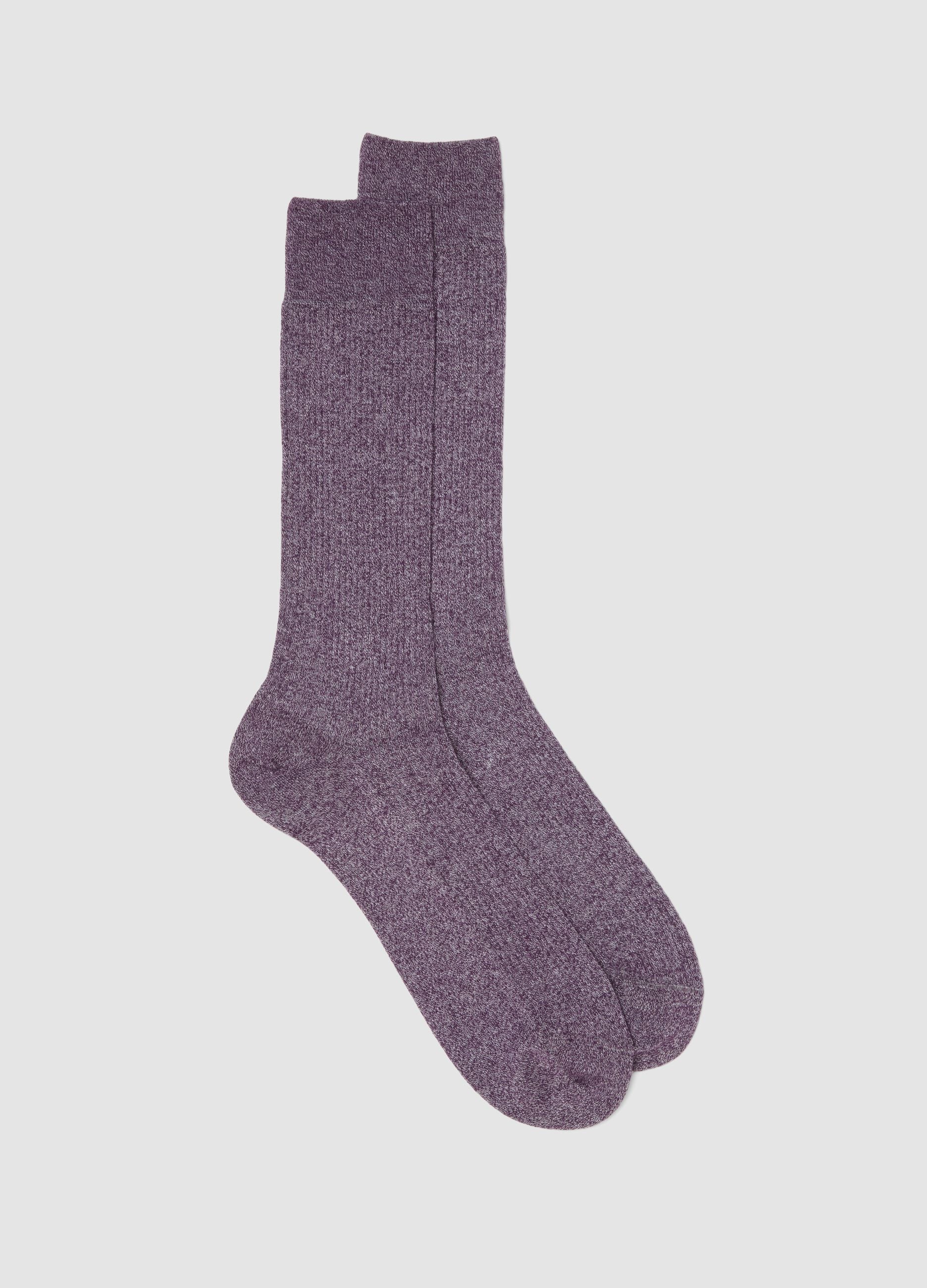 Long purple socks in stretch cotton and linen blend