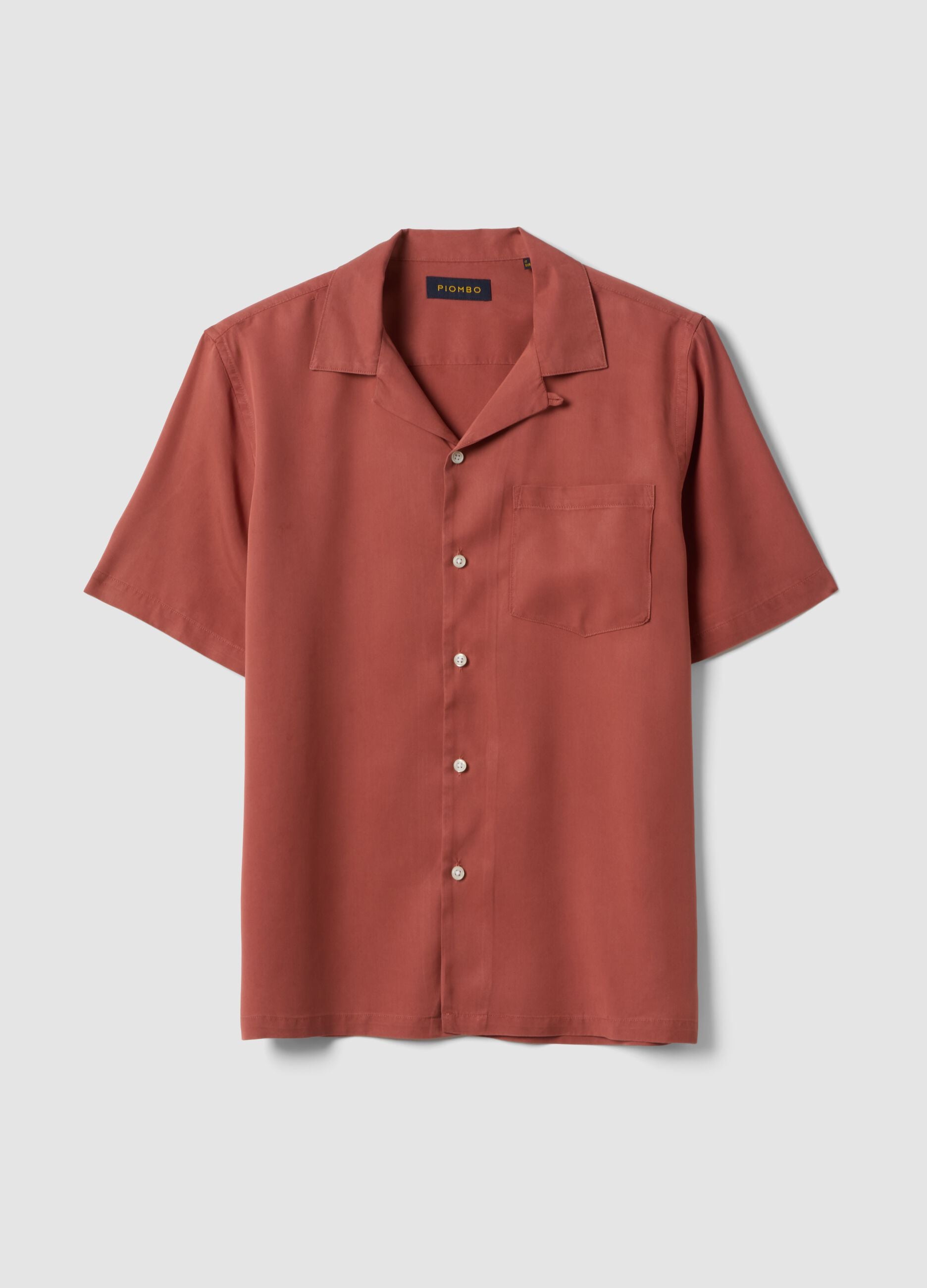 Red short-sleeved shirt in pure lyocell