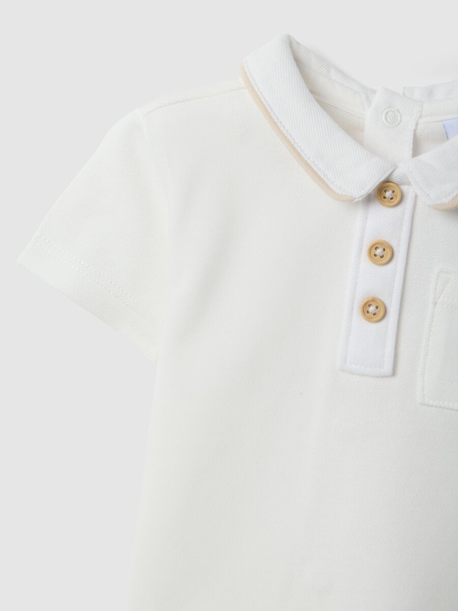 White pure cotton polo shirt for newborns with regular fit and embroidery_3