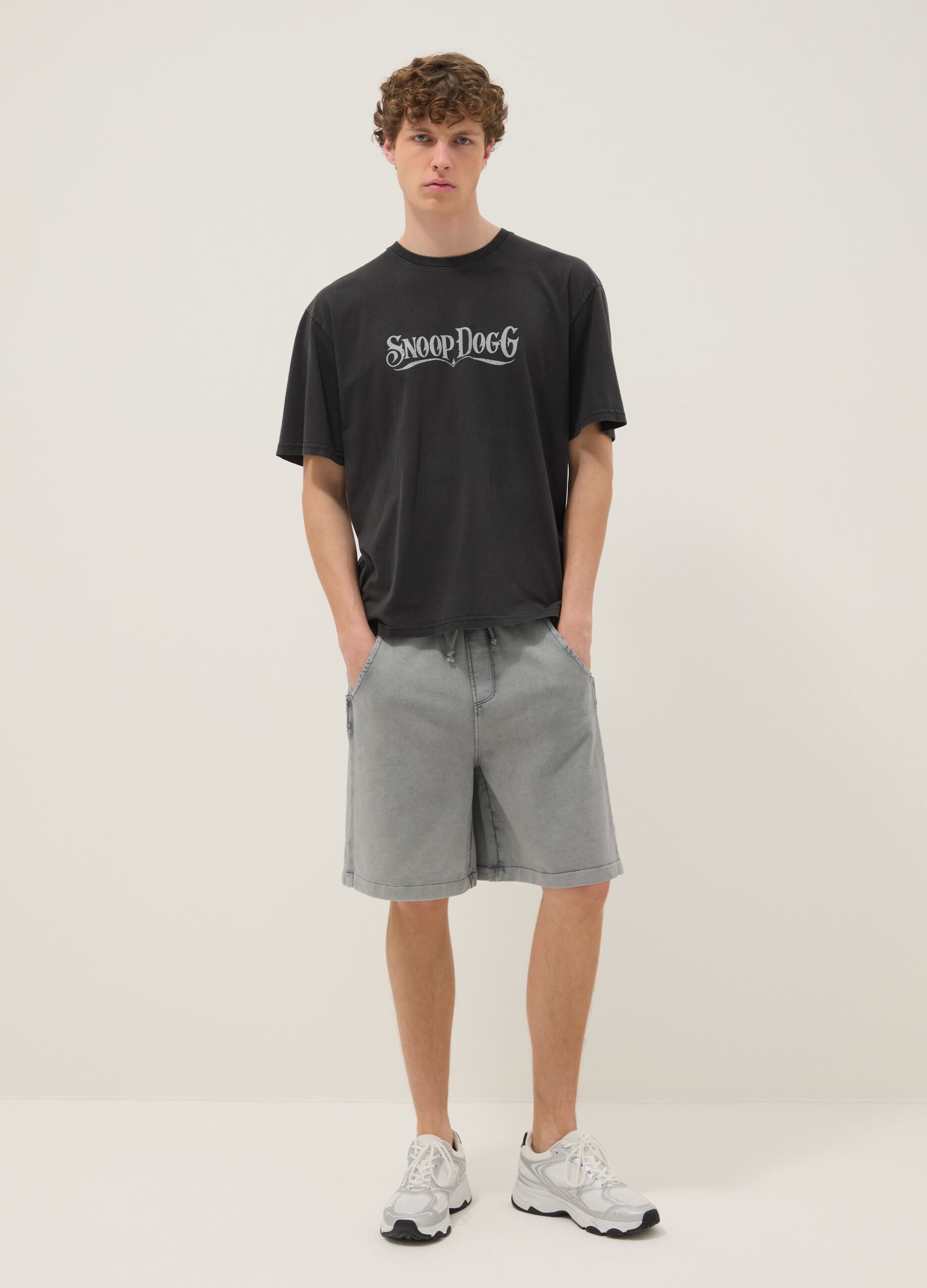 Grey cotton-blend shorts with elasticated waist
