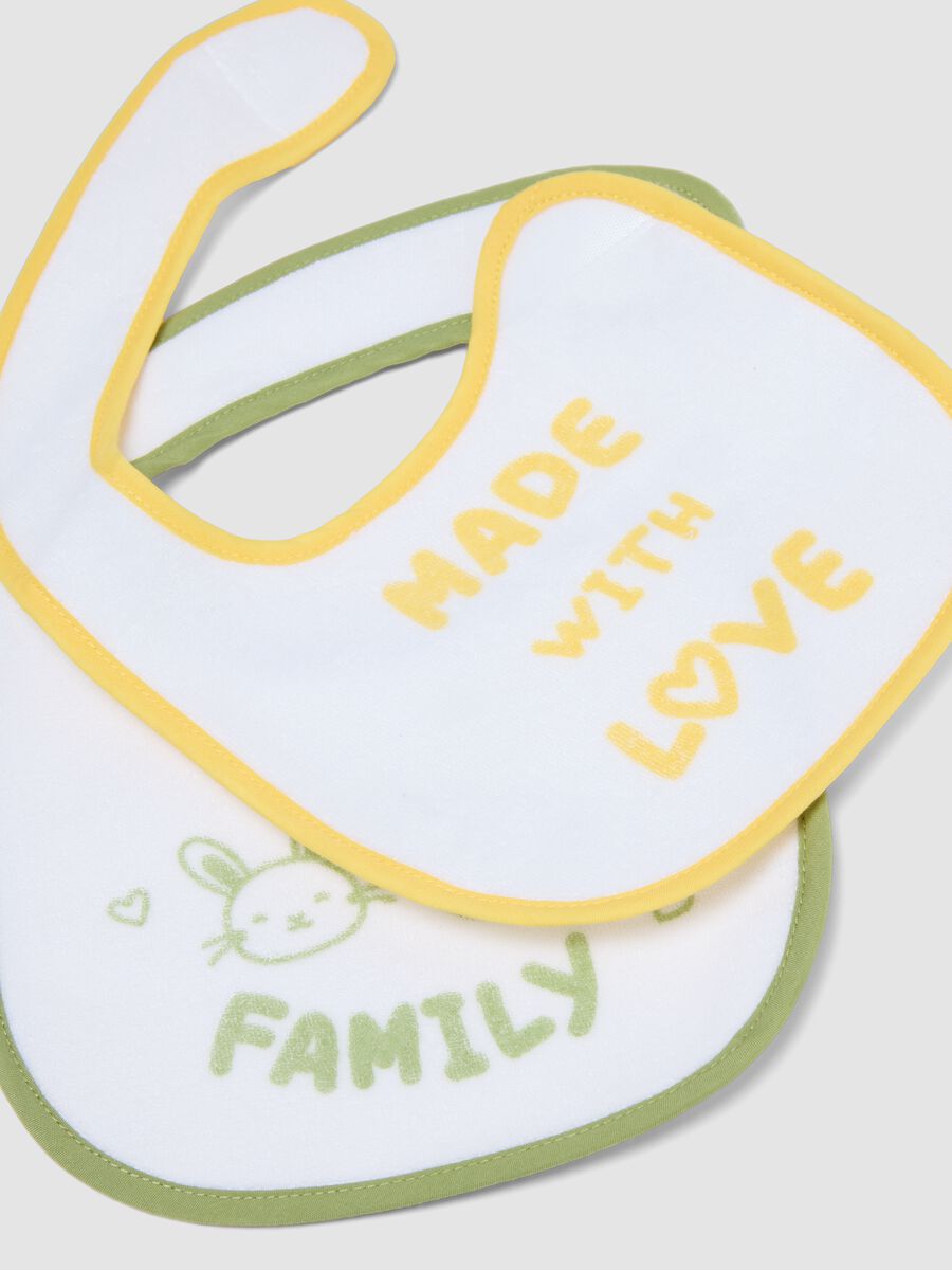 Pack of four multicoloured organic cotton-blend bibs for baby_1
