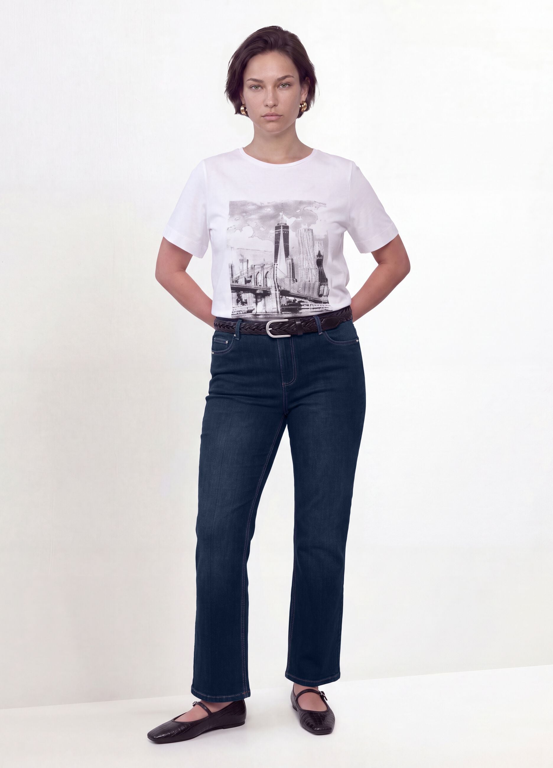 White pure cotton T-shirt with graphic print, regular fit