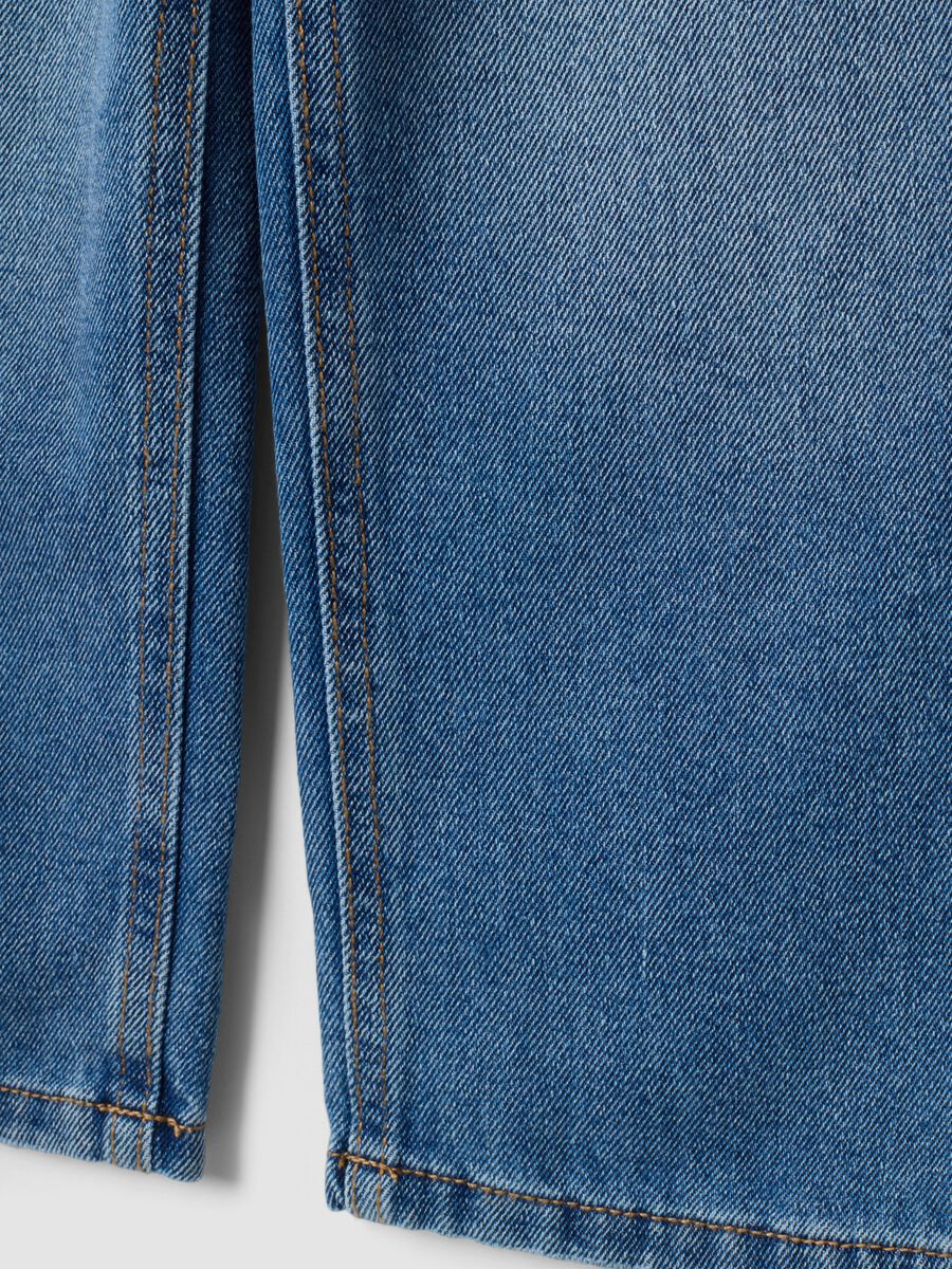 Boys&rsquo; blue oversized-fit jeans in cotton and viscose blend_3