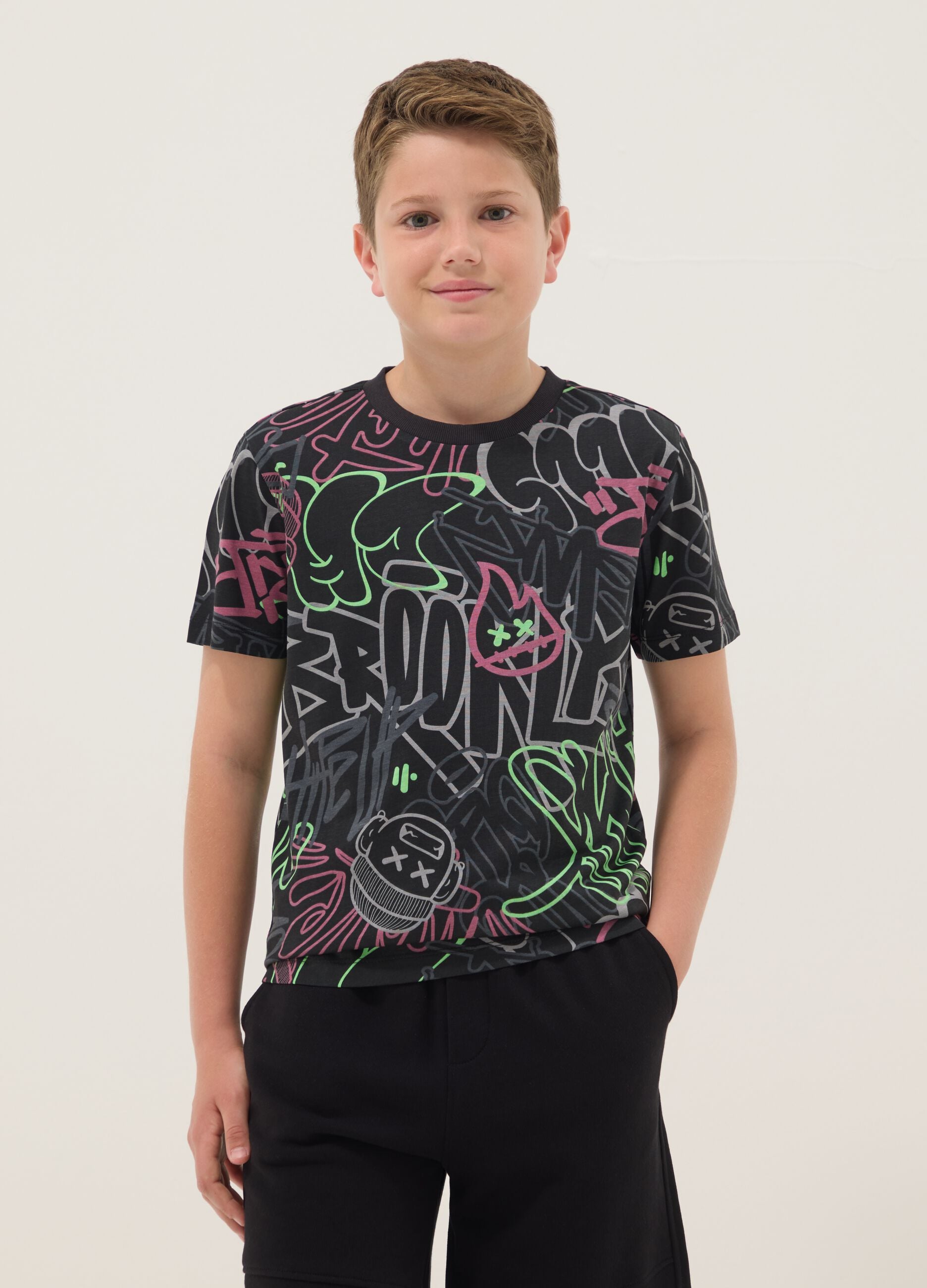 Boys&rsquo; pure cotton multicolour graffiti T-shirt, regular fit