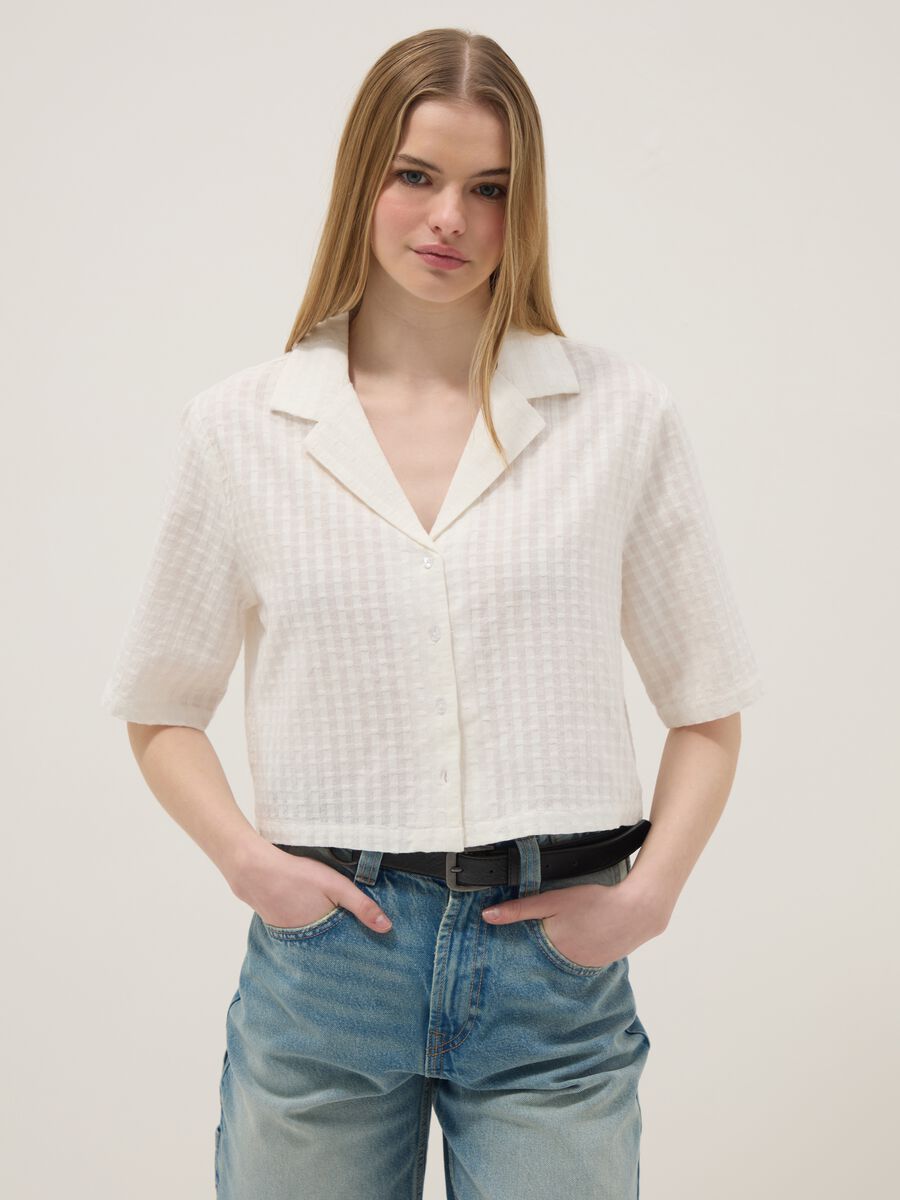 Camicia in puro cotone bianco regular fit con texture a quadri_1