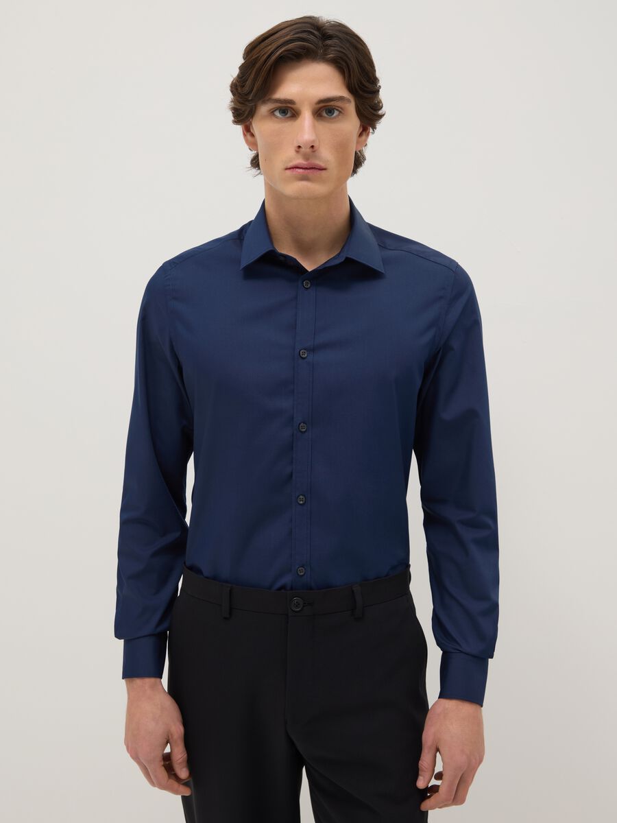 Blue cotton blend slim fit easy iron shirt_0