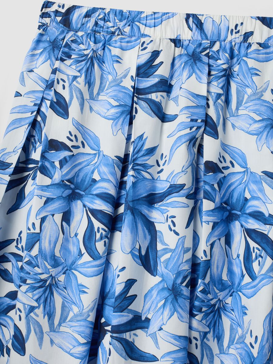 Blue and white cotton midi skirt with floral print_5