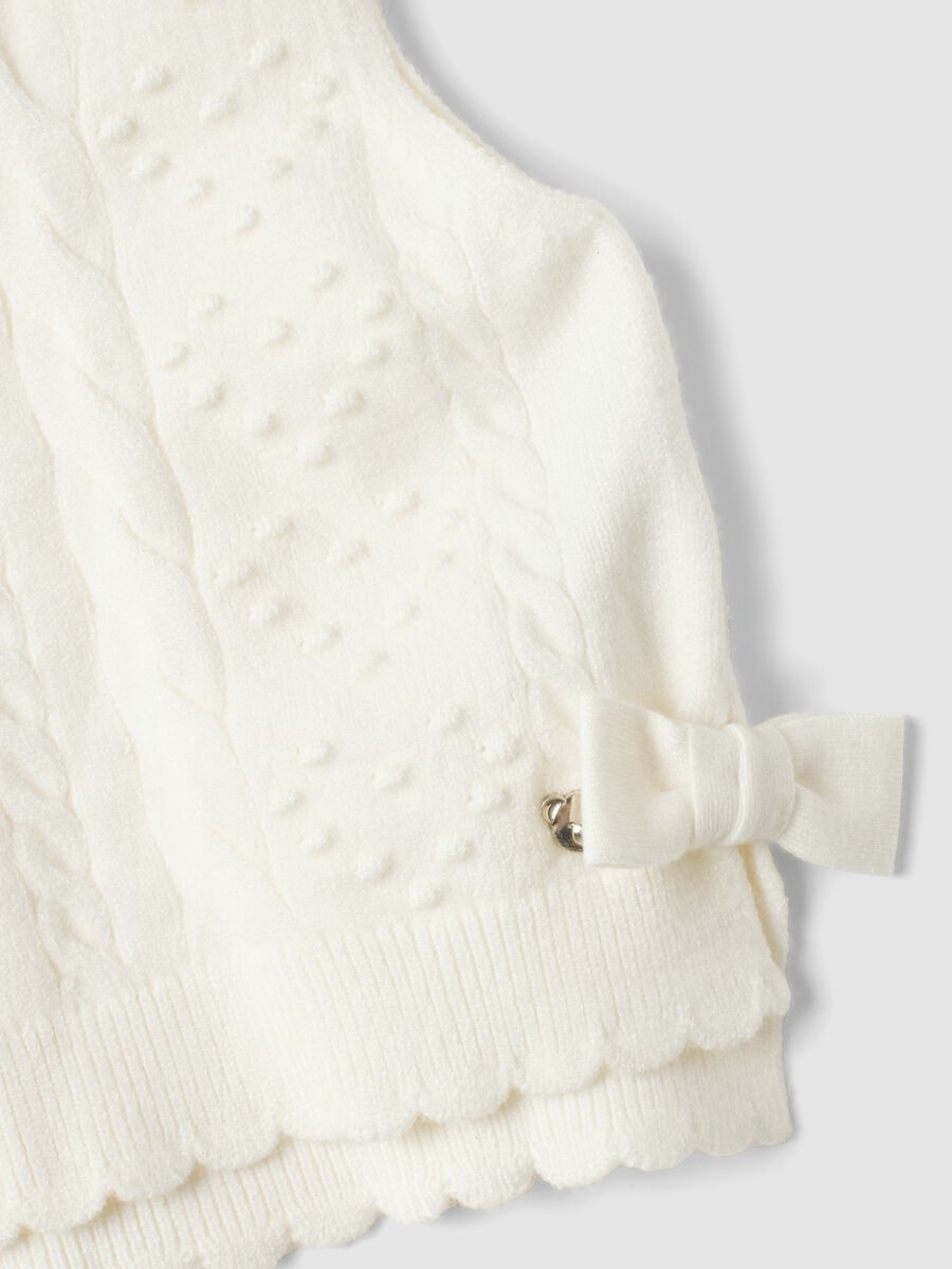 White crew-neck viscose-blend cable-knit gilet for baby girl_2
