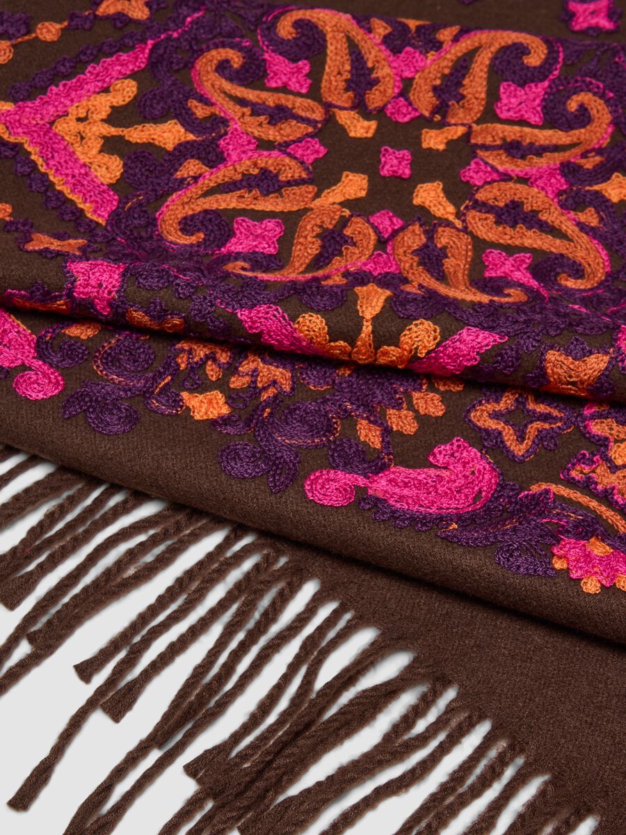 Brown viscose-blend scarf with embroidery and fringes_1