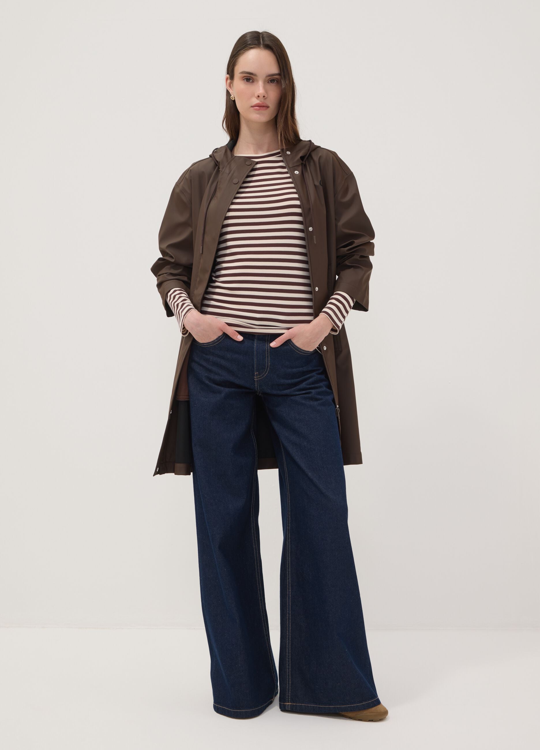 Long brown hooded jacket with zip