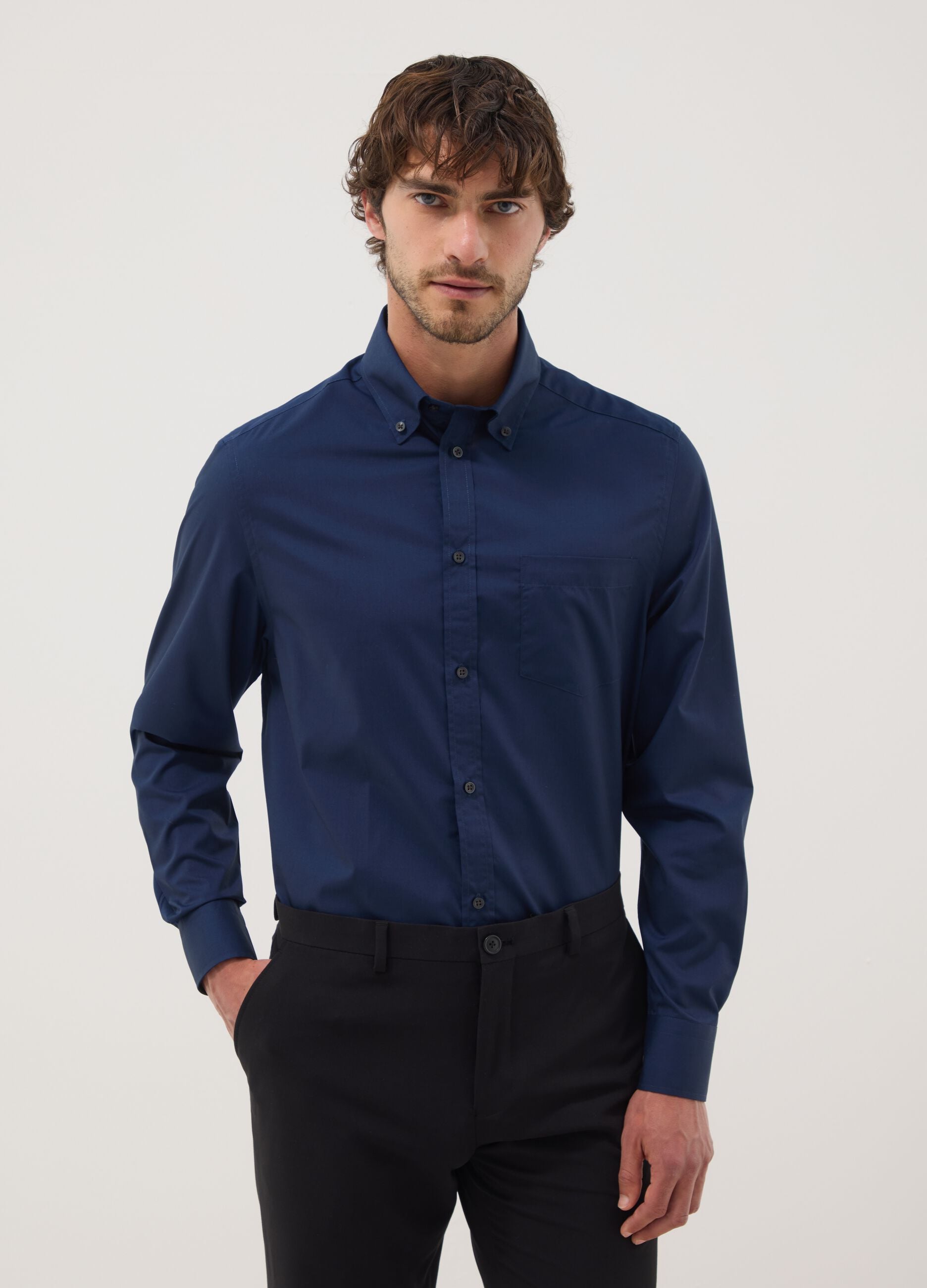 Blue long-sleeve button-down shirt, regular fit