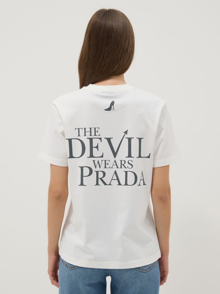 White pure cotton T-shirt with "The Devil Wears Prada" print, oversized fit_3