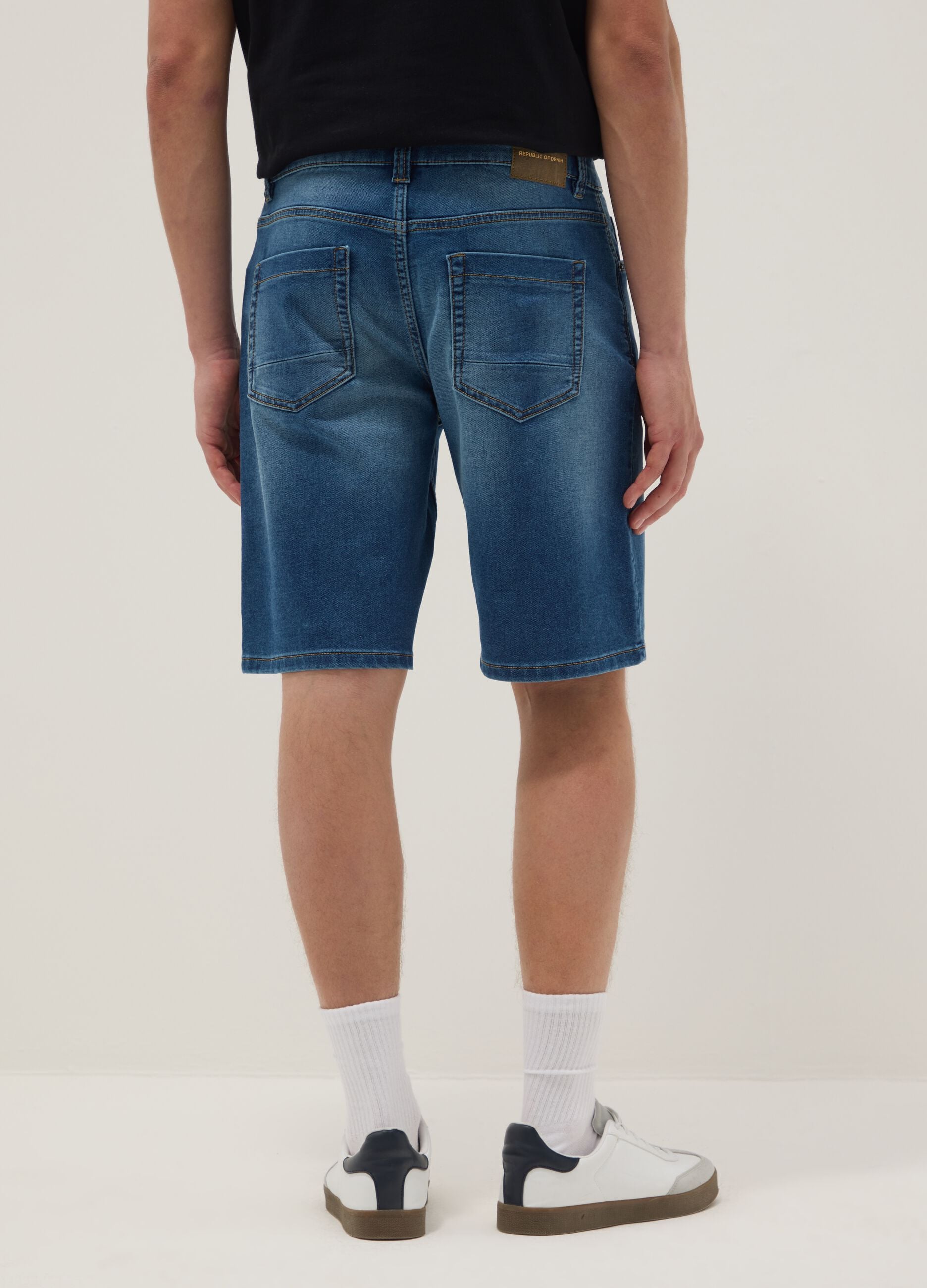 Blue stretch cotton-blend denim shorts, regular fit