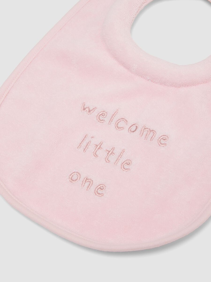 Pack of two pink and white organic cotton baby bibs_1